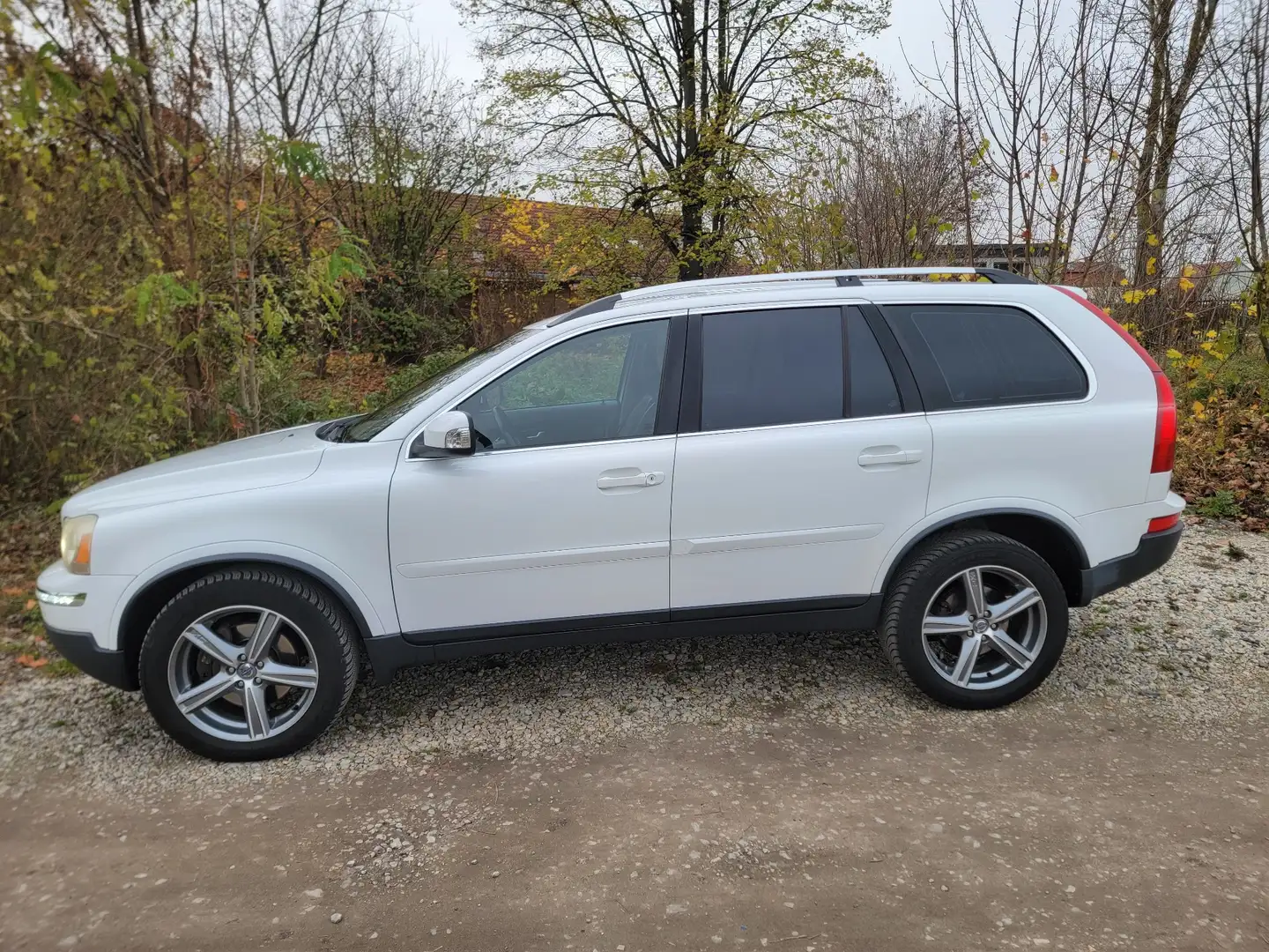 Volvo XC90 D5 AWD Geartonic Executive Белый - 1