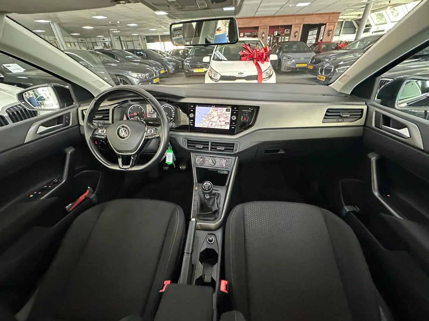Volkswagen Polo 1.0 TSI Comfortline/NAVI/APP-CONNECT/AIRCO/NL-AUTO Zwart - 2