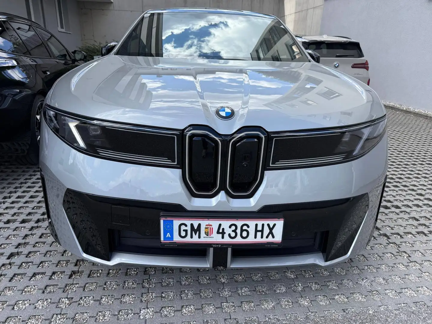 BMW iX3 iX3 50 xDrive 108,7kWh Msport vollehütte Silber - 2