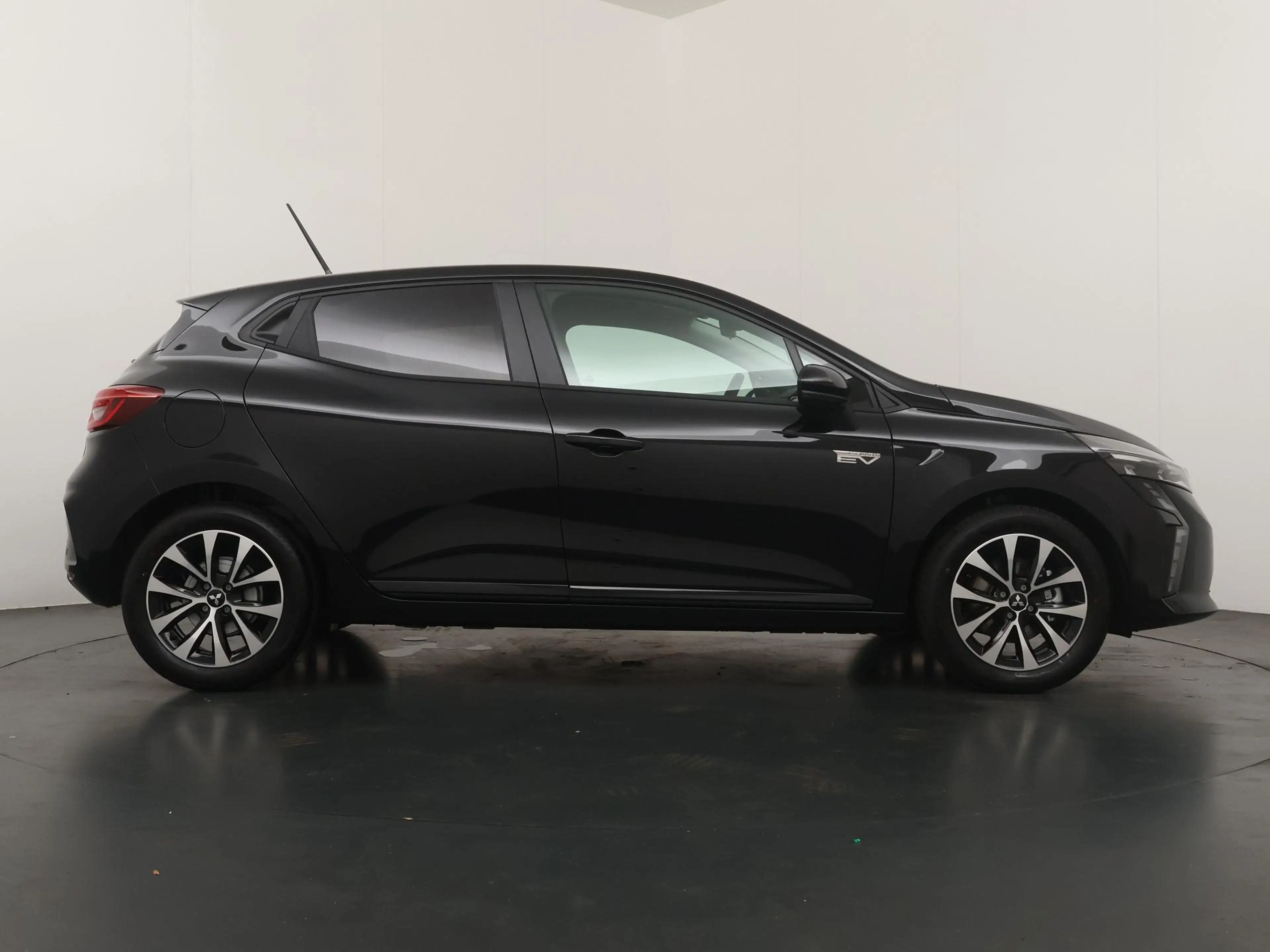 Mitsubishi Colt 1.6 HEV Intense | €4000 korting | Keyless entry & — photo 6