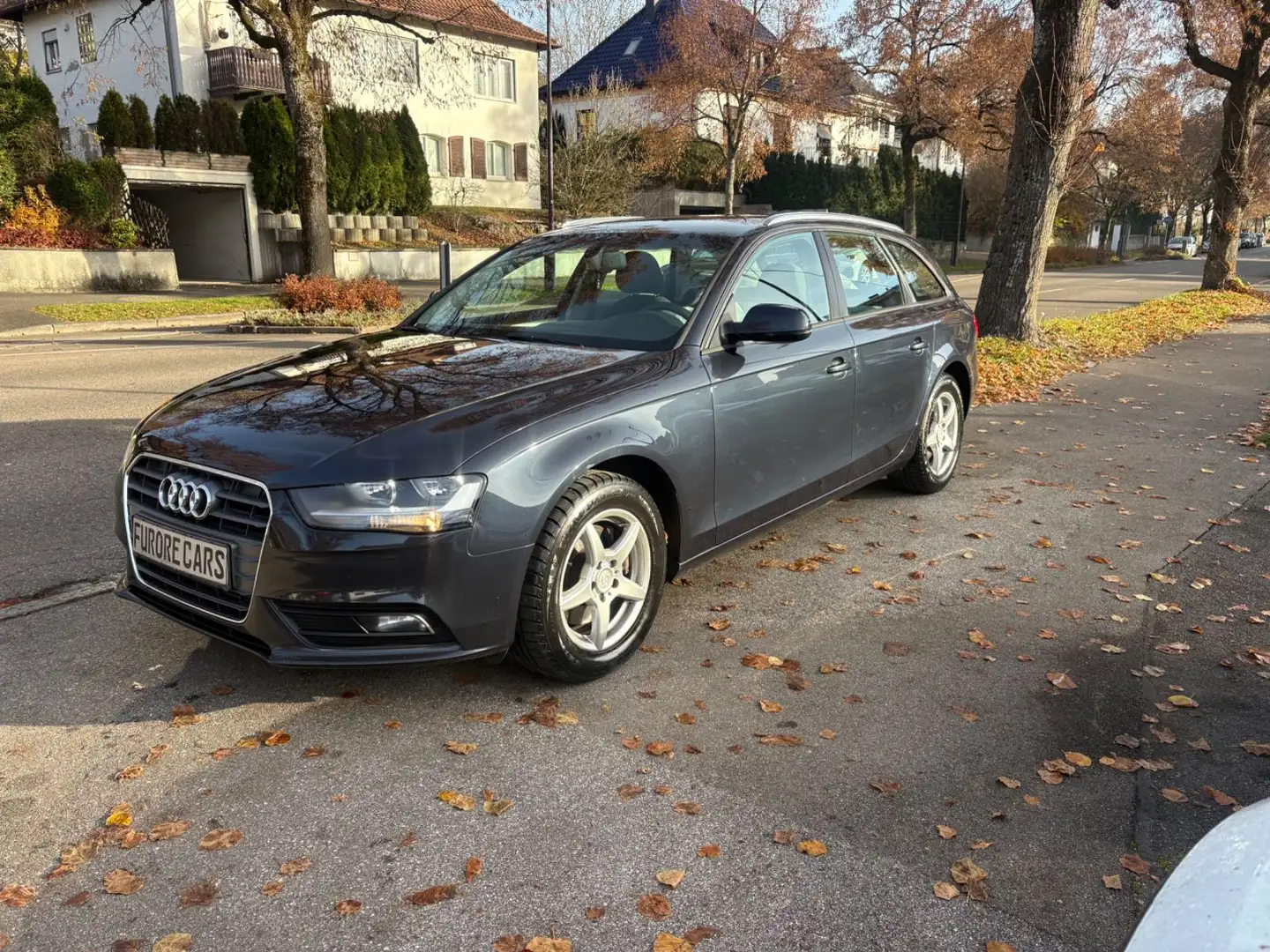 Audi A4 Avant 2,0TDI Attraction EURO 5 2HAND TÜV 2027 Blau - 1