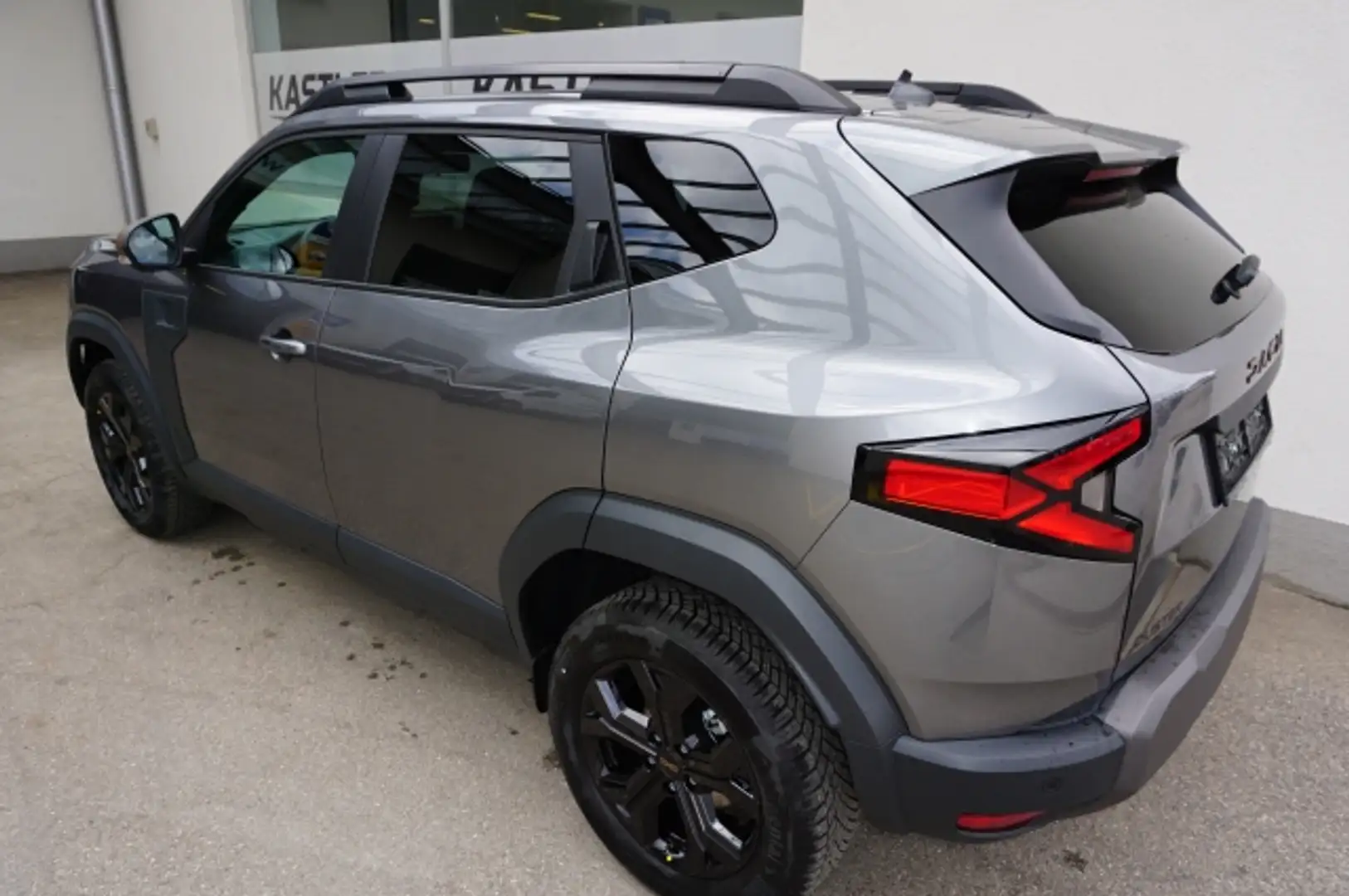 Dacia Duster DUSTER Extreme  Hybrid 150 4x4 Automatik Grau - 2