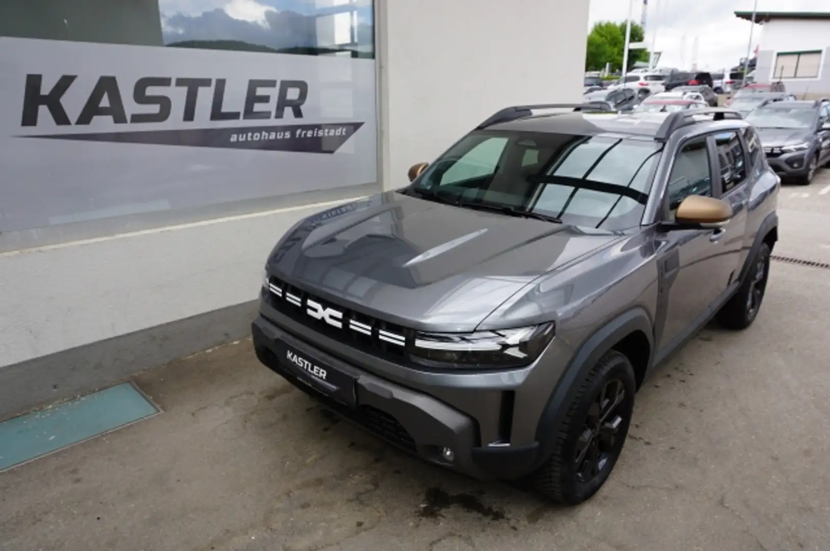 Dacia Duster DUSTER Extreme  Hybrid 150 4x4 Automatik Grau - 1