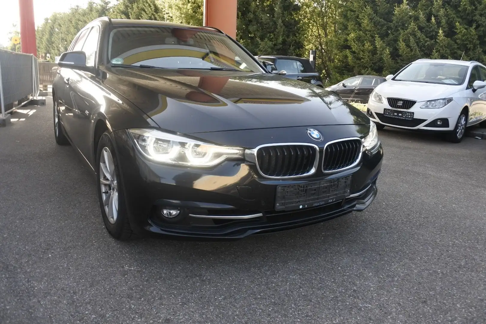 BMW 320 i Baureihe 3 Touring  Sport Line/Automatik Fekete - 2