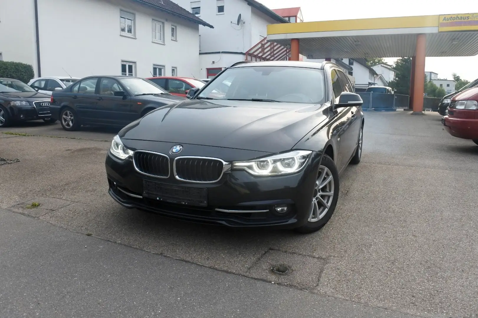 BMW 320 i Baureihe 3 Touring  Sport Line/Automatik Noir - 1