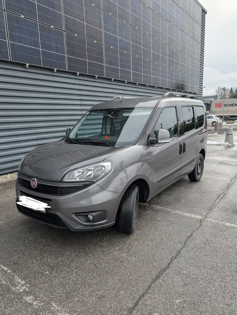 Fiat Doblo Grau - 1