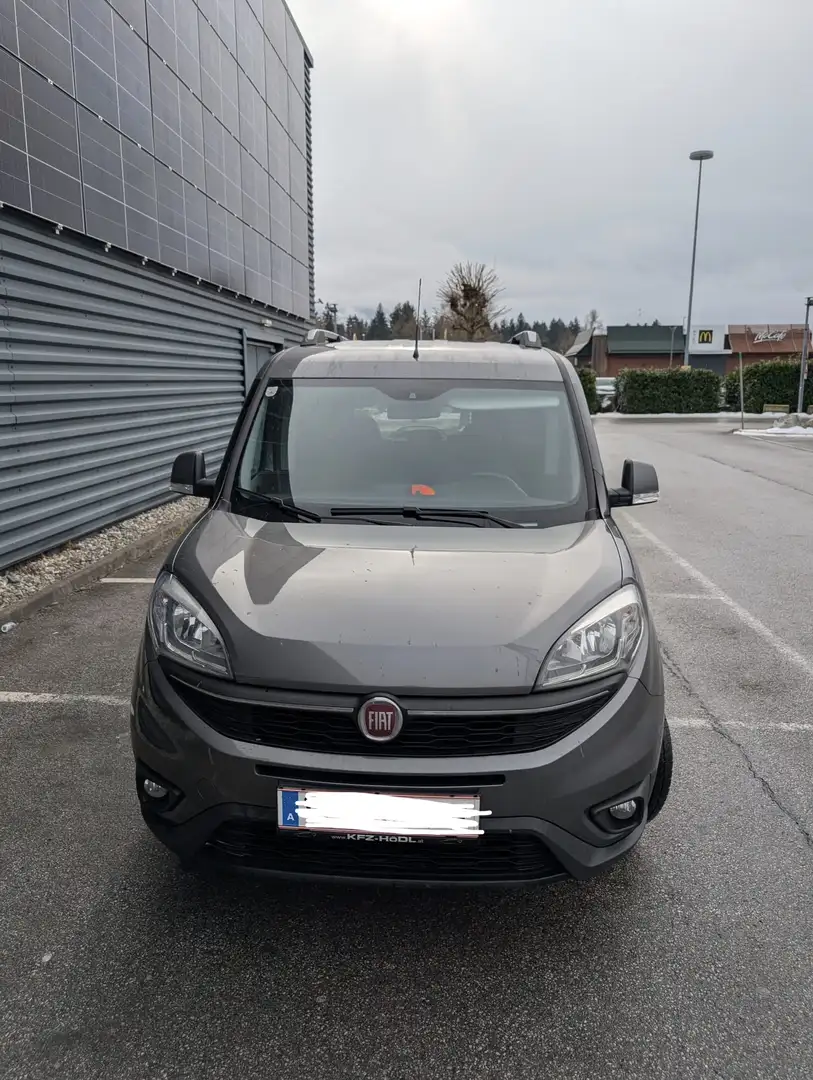 Fiat Doblo Grau - 2