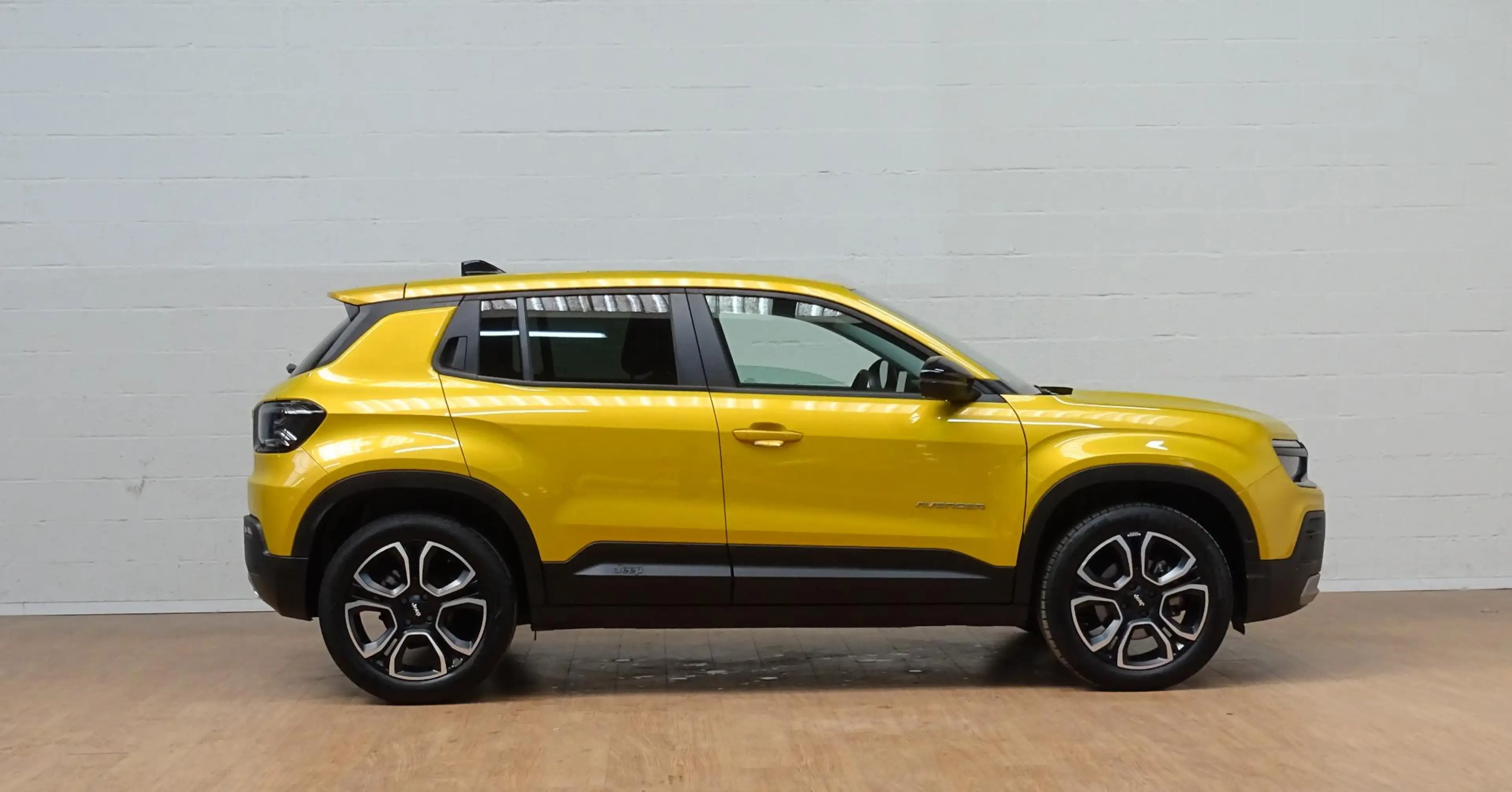Jeep Avenger 1.2 e-Hybrid Summit — photo 8