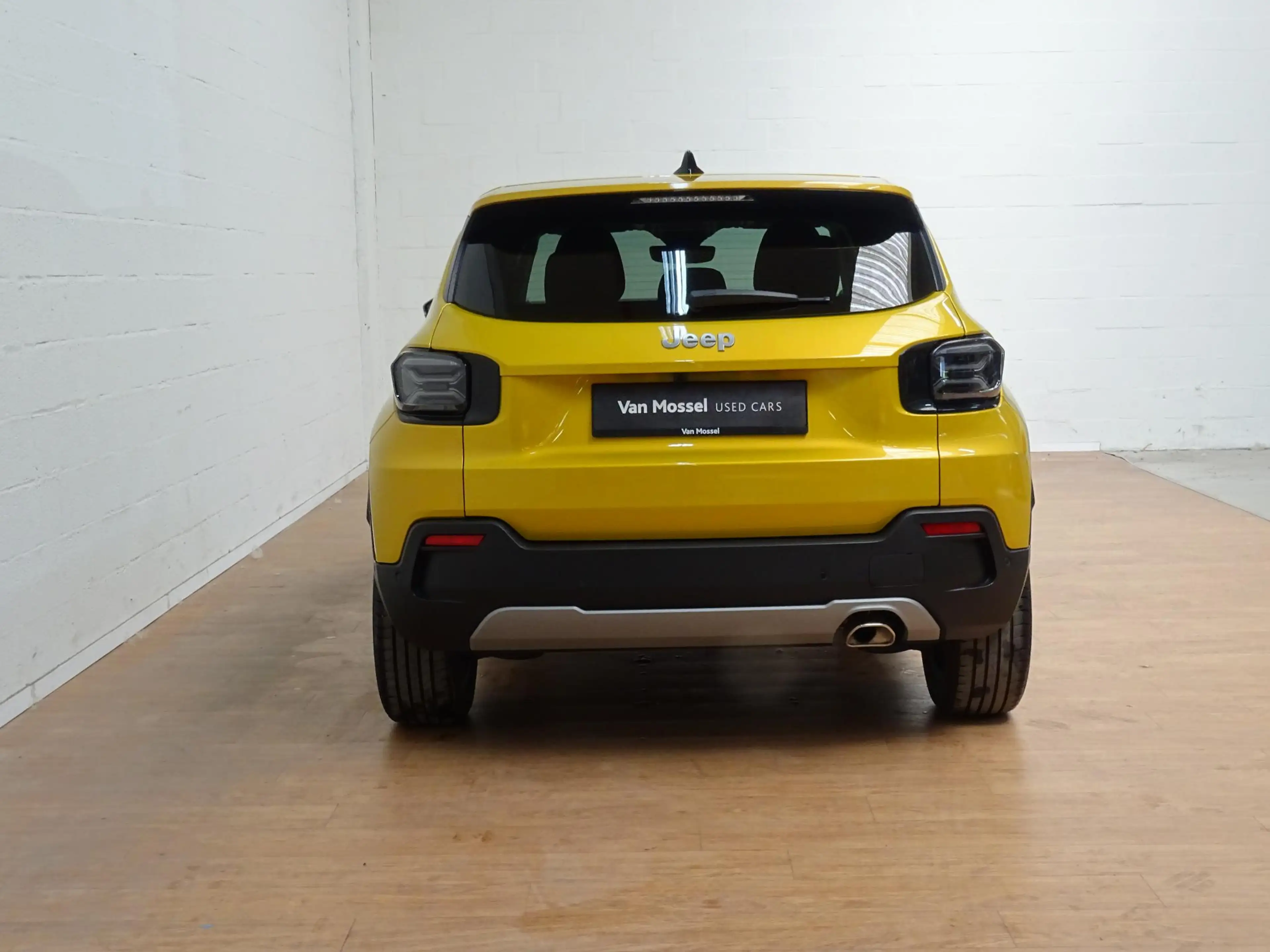Jeep Avenger 1.2 e-Hybrid Summit — photo 10