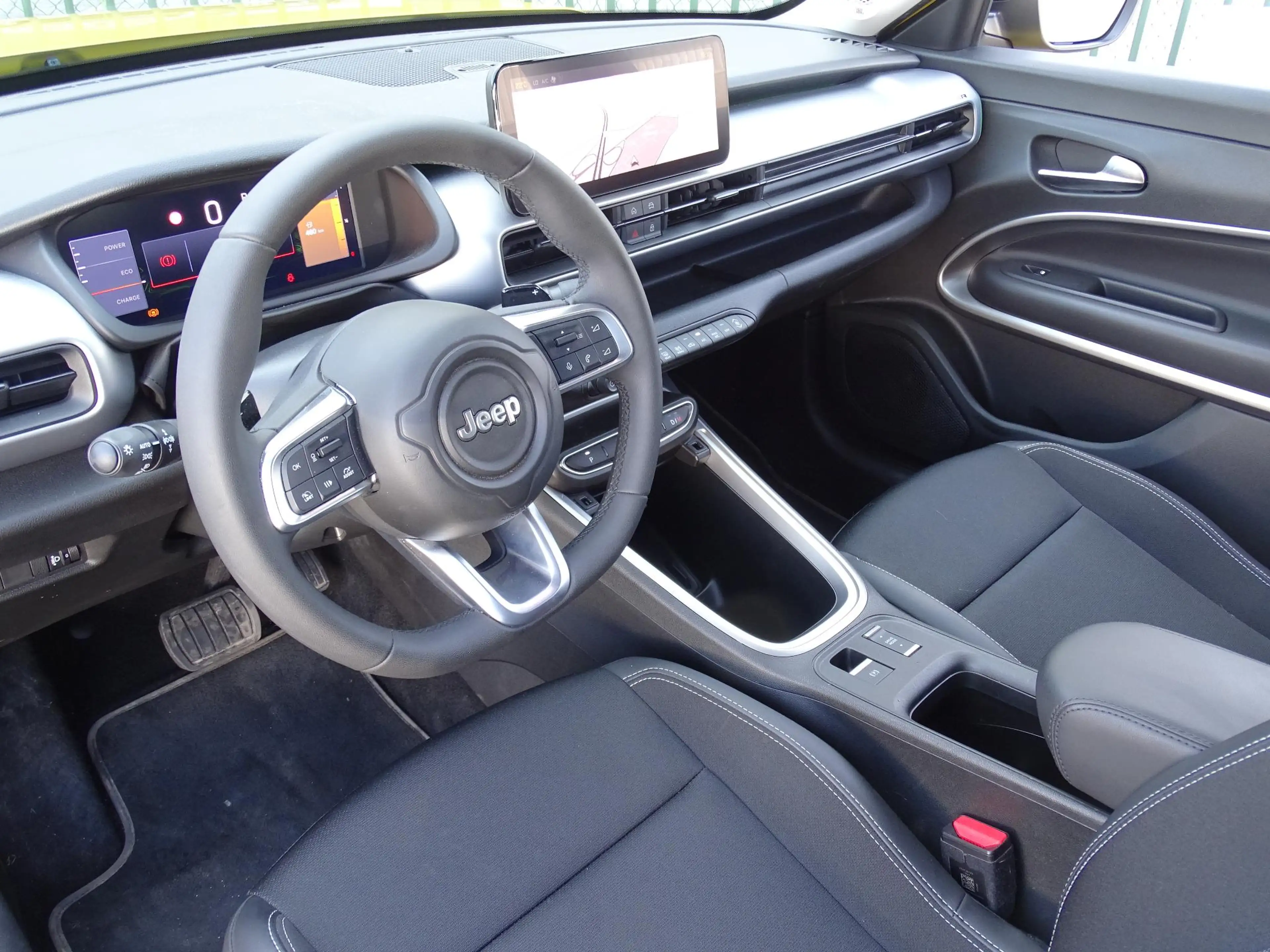 Jeep Avenger 1.2 e-Hybrid Summit — photo 13