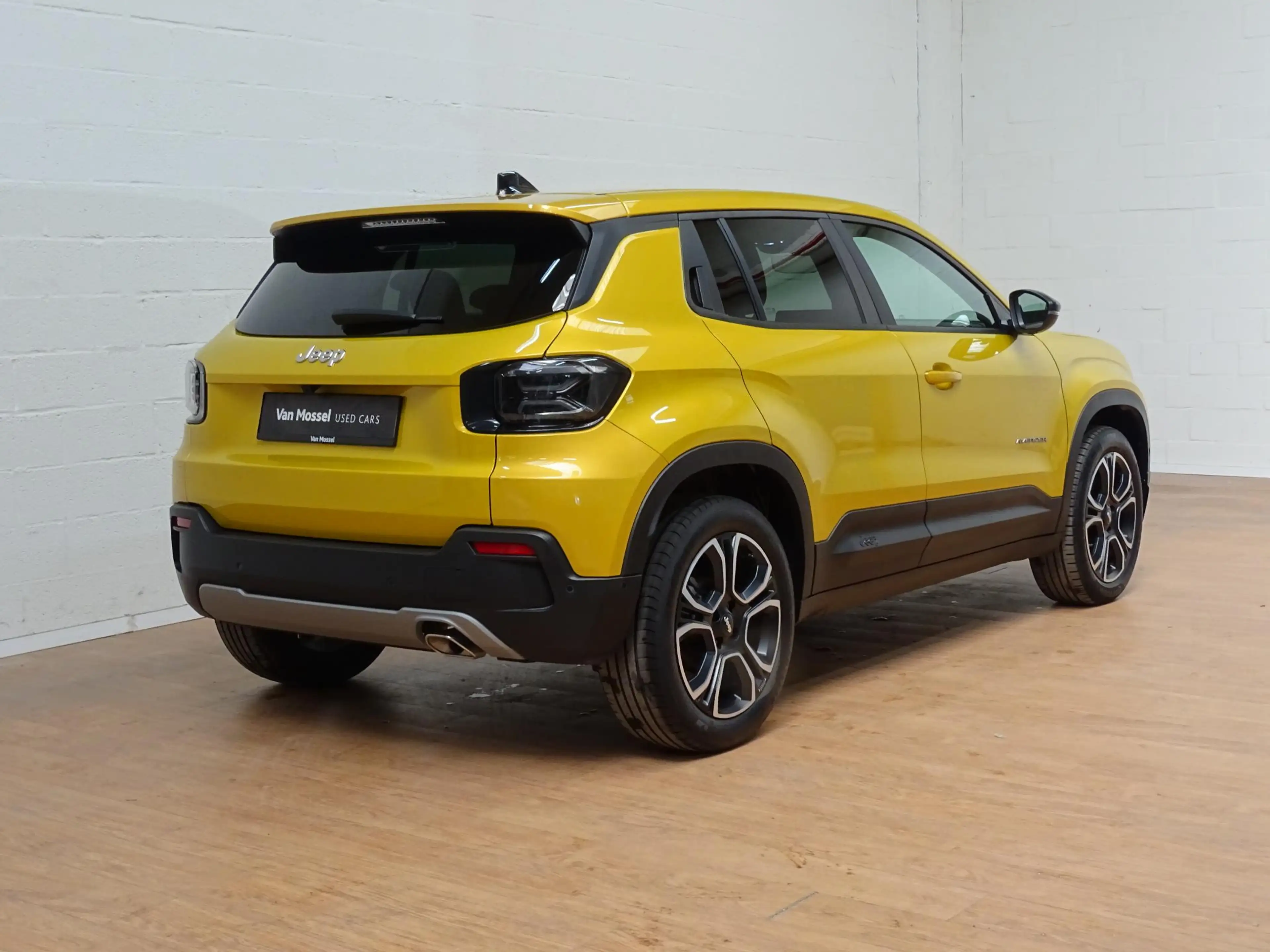 Jeep Avenger 1.2 e-Hybrid Summit — photo 6
