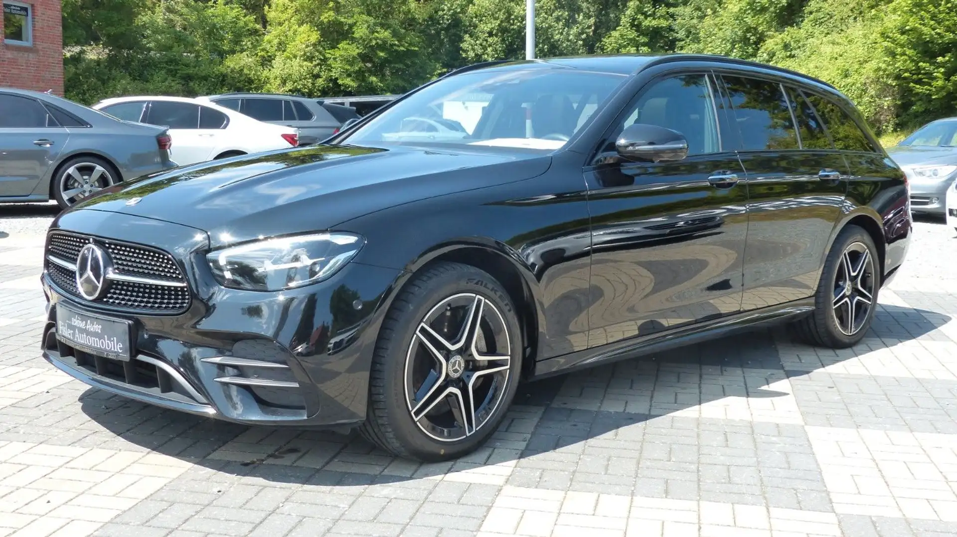 Mercedes-Benz E 300 de 4Matic AMG Night Pano AHK Sitzklima Schwarz - 1