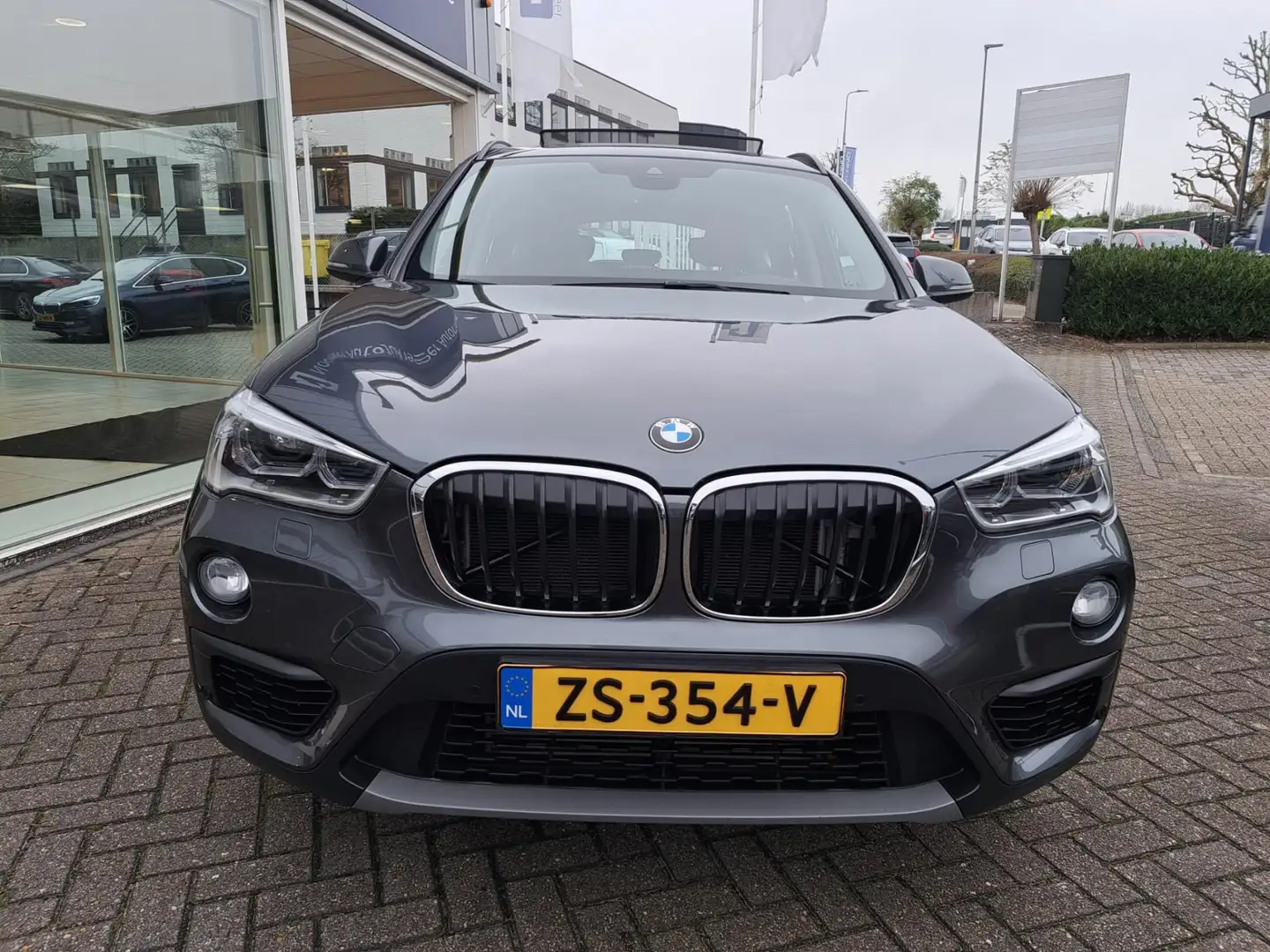BMW X1 2.0i sDrive High Executive panoramadak / navigatie Gris - 2