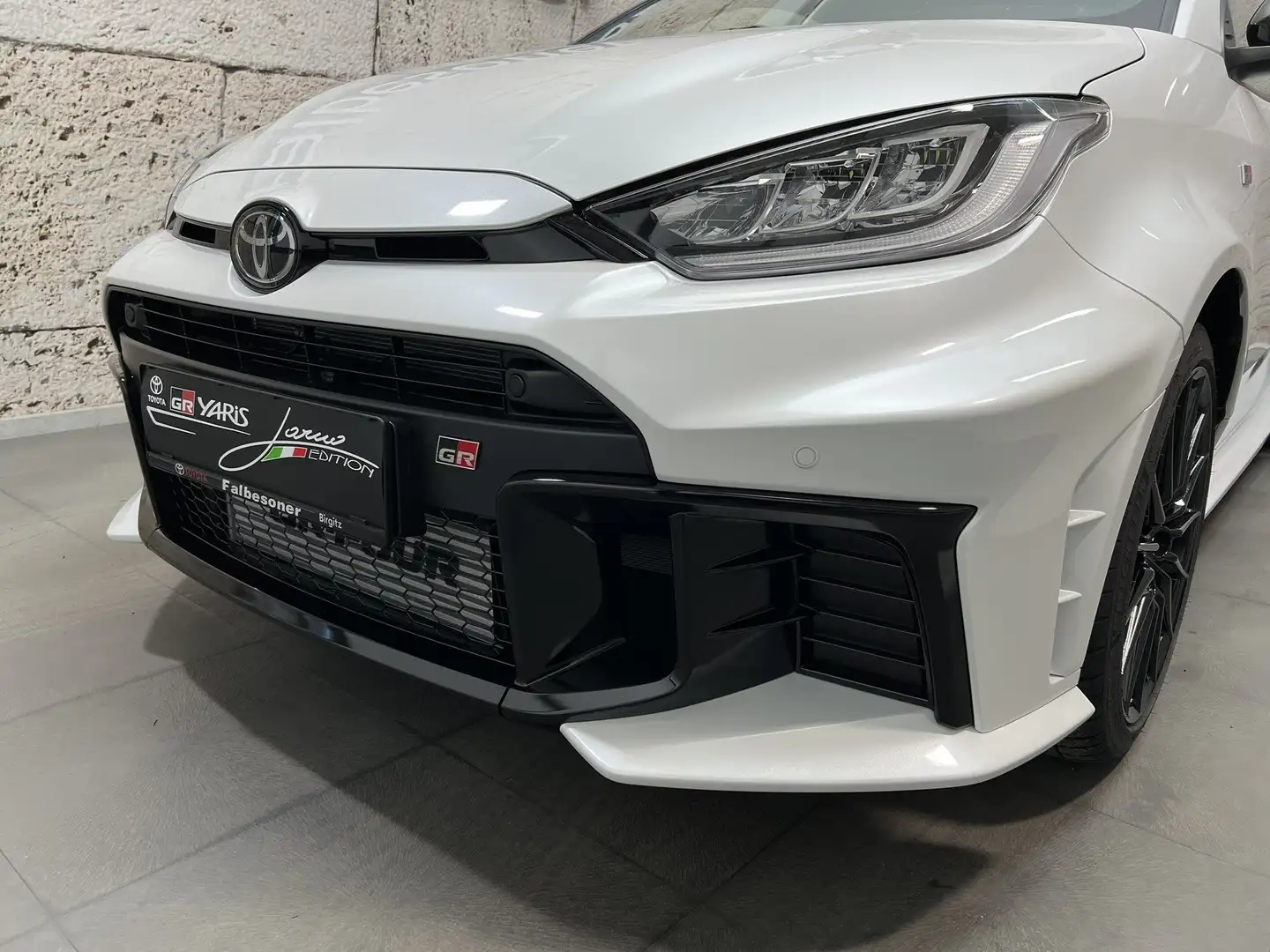 Toyota Yaris GR High Performance + Technik Paket Weiß - 2