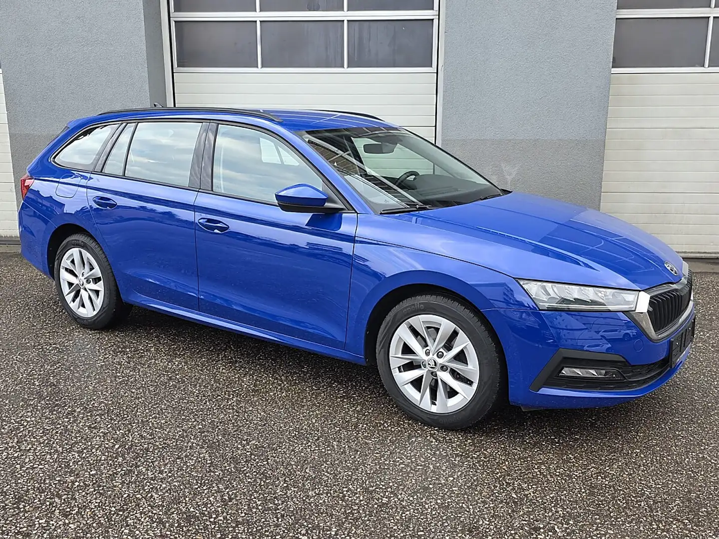Skoda Octavia Combi 1,4 TSI iV Style DSG Blau - 2