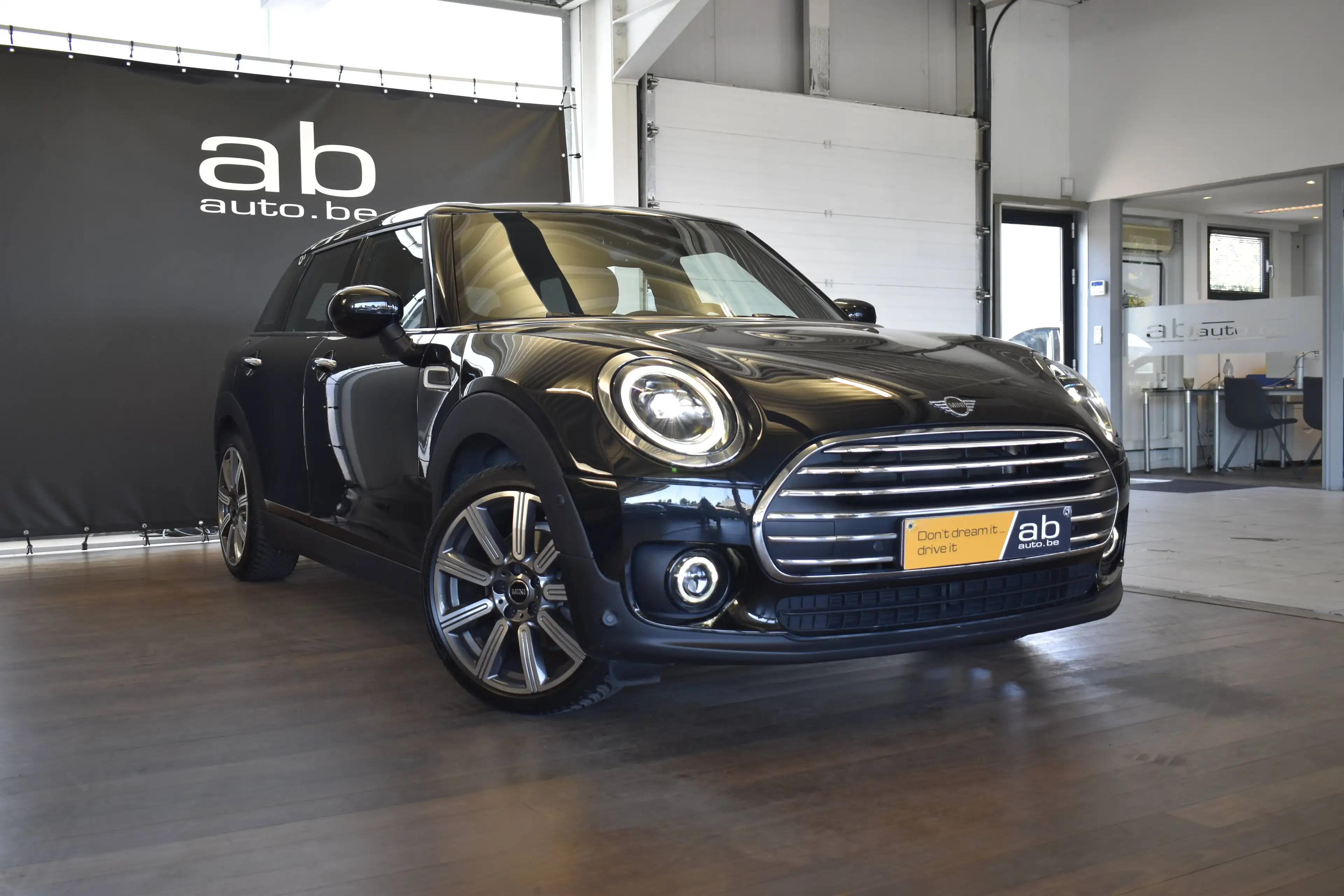MINI Cooper Clubman COMFORT ACCESS, CARPLAY, LED, 18" INCH — photo 3