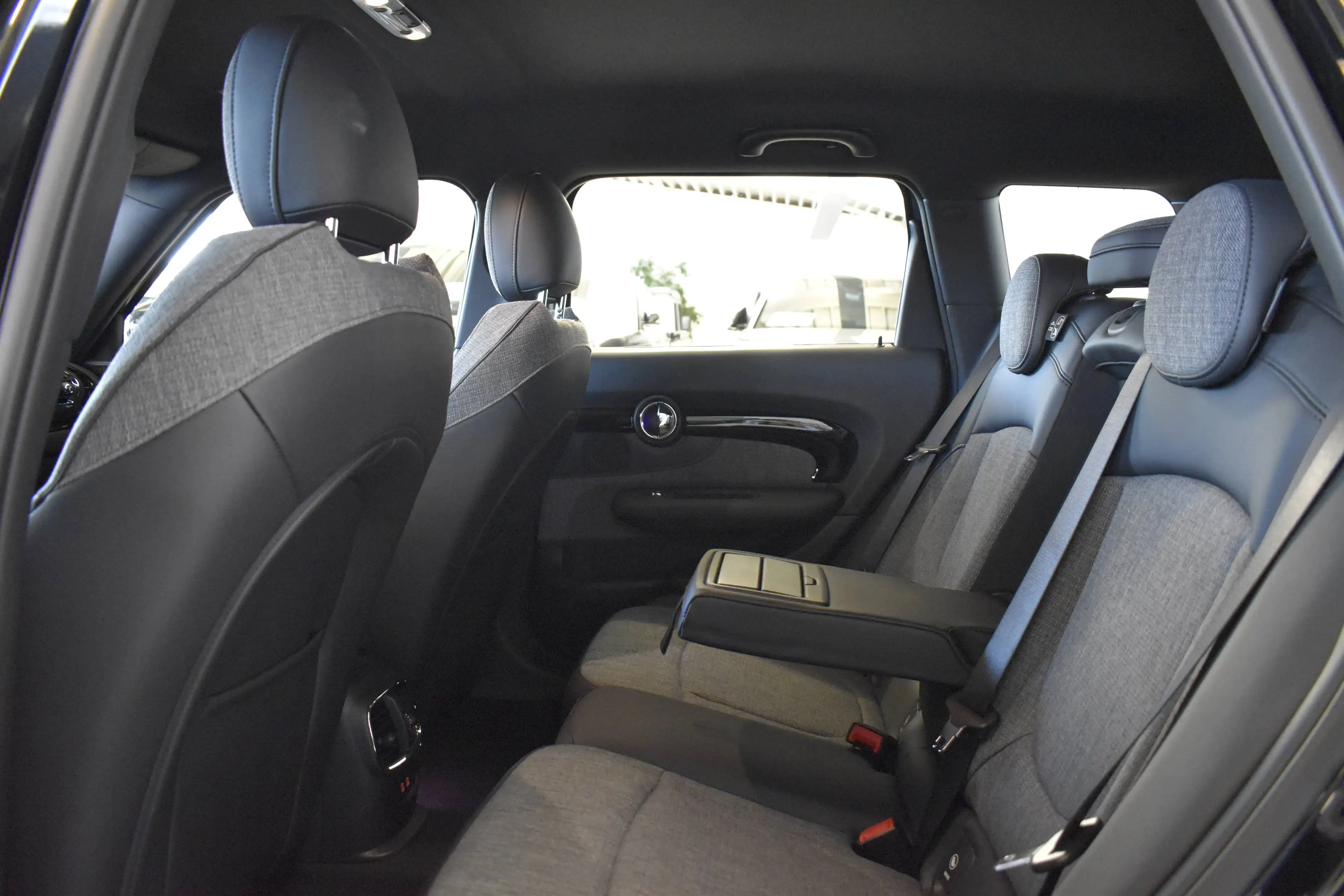 MINI Cooper Clubman COMFORT ACCESS, CARPLAY, LED, 18" INCH — photo 8