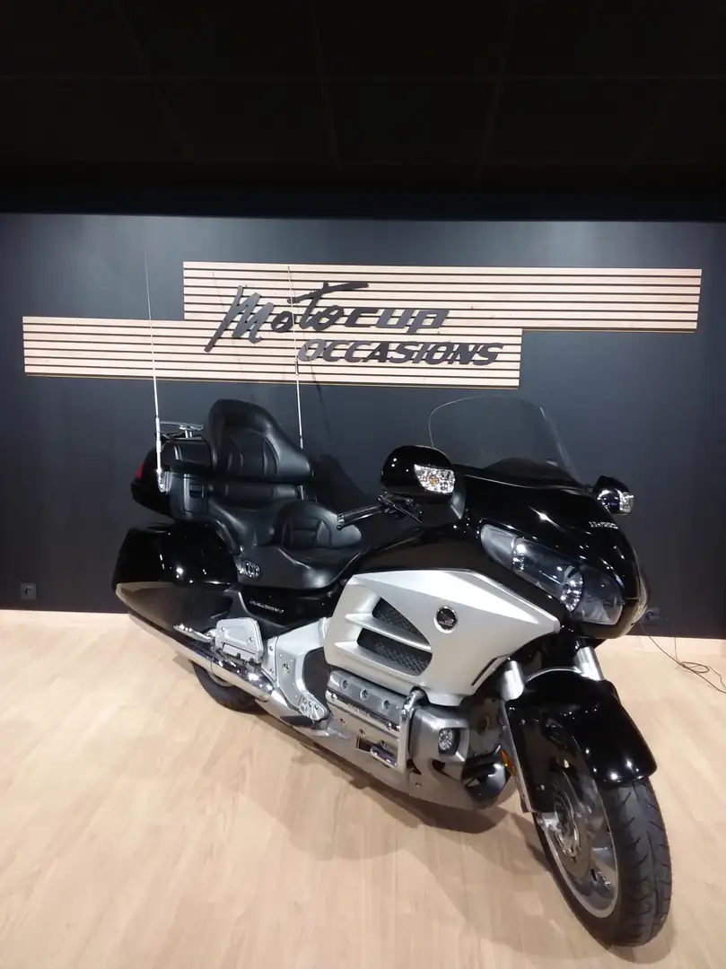Honda Gold Wing Negro - 2