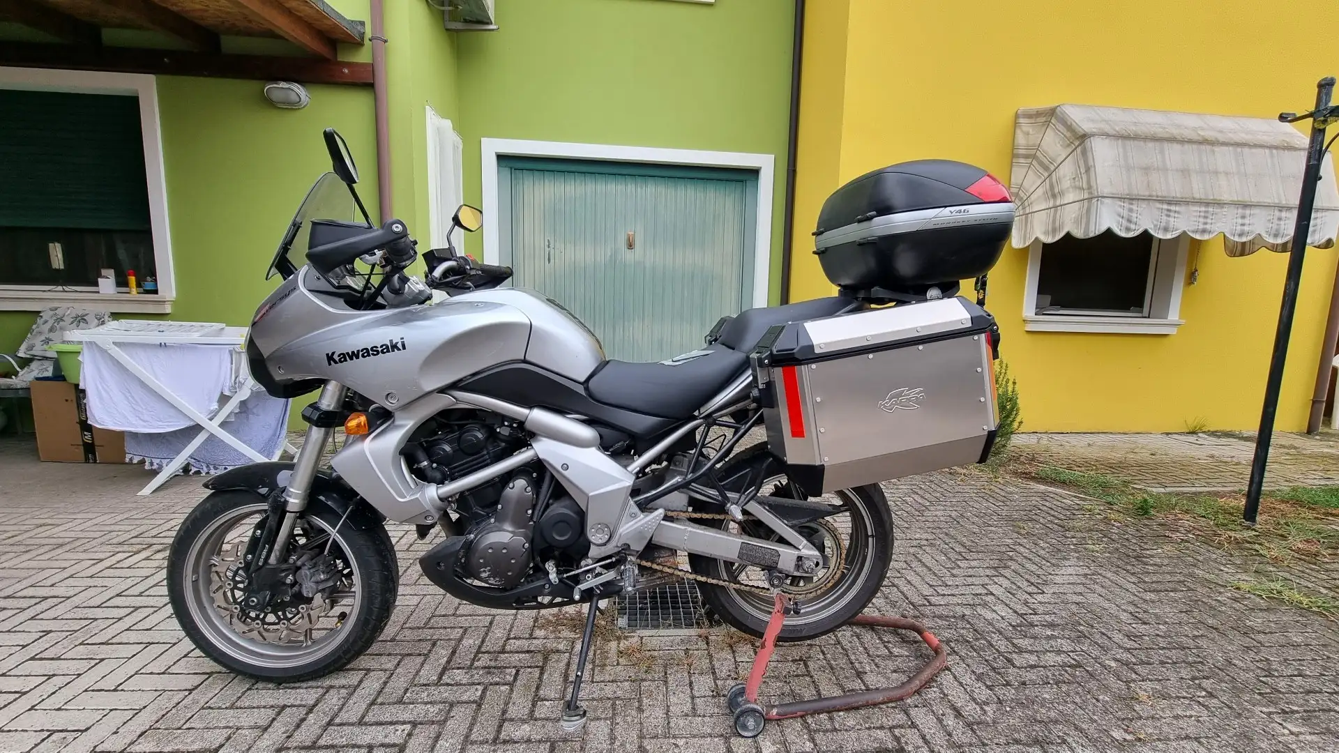Kawasaki Versys 650 Argento - 1