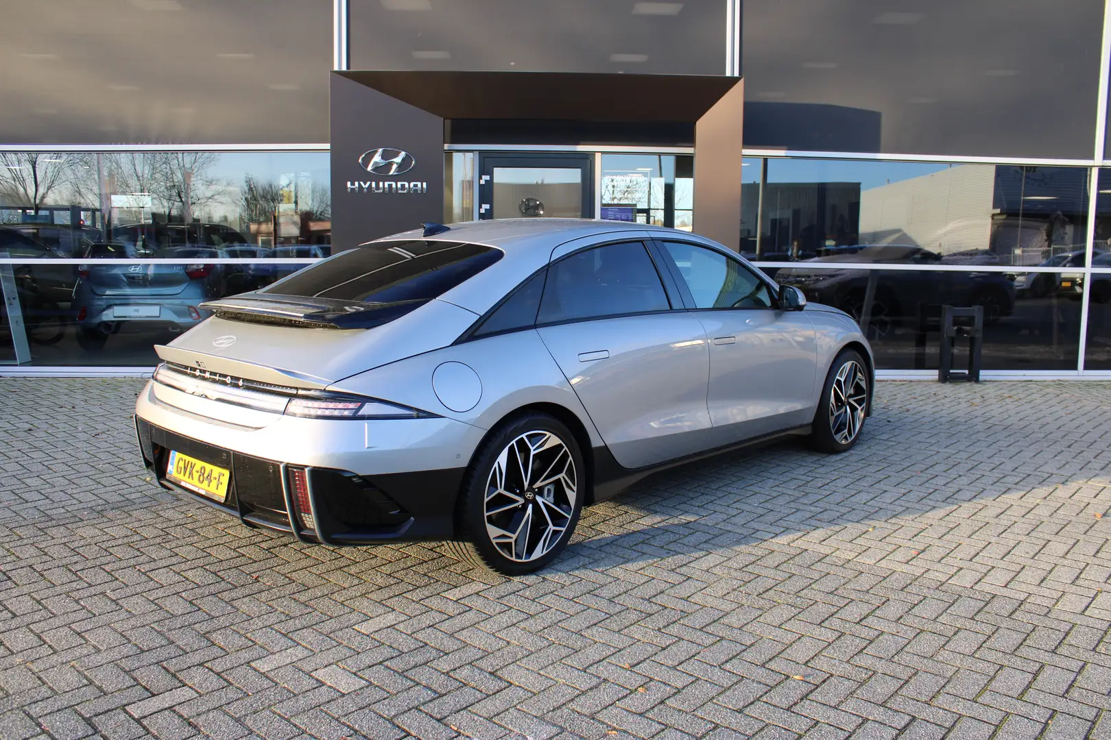 Hyundai IONIQ 6 Lounge 77.4 kWh | Leder | 360 camera | Elektrische Gris - 2