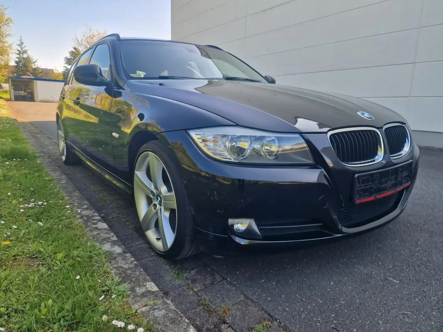 BMW 318 KLIMA-SHZ-STEUERKETTE NEU-TÜV NEU-19ZOLL Nero - 1