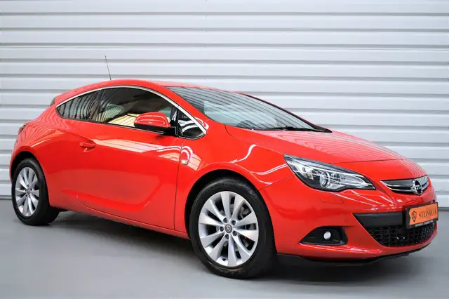 Opel Astra J GTC Innovation+1.Hand+PDC+Xenon+30.400KM