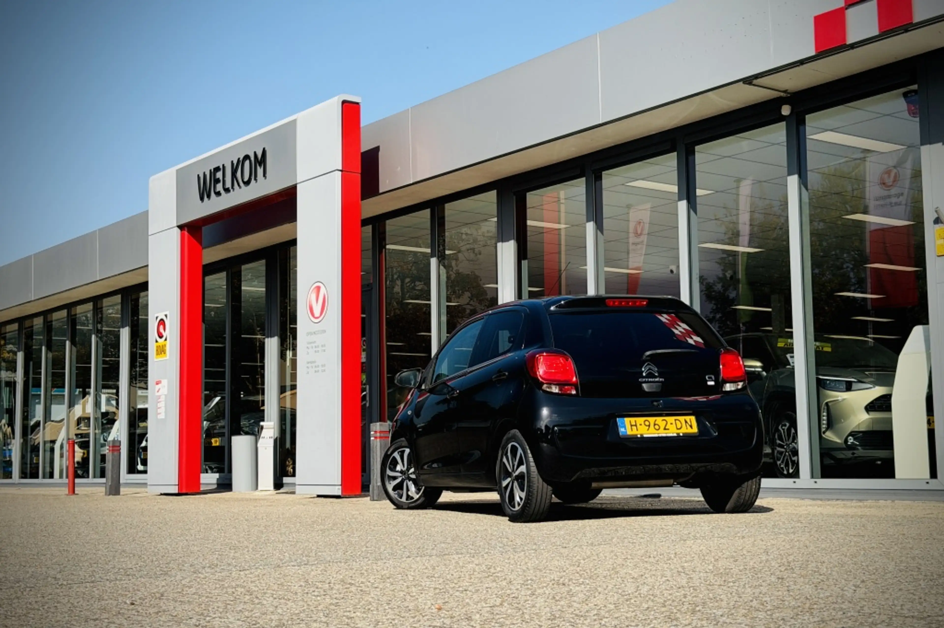 Citroen C1 1.0 VTi Shine | CAMERA | CARPLAY + ANDROID | CLIMA — photo 9