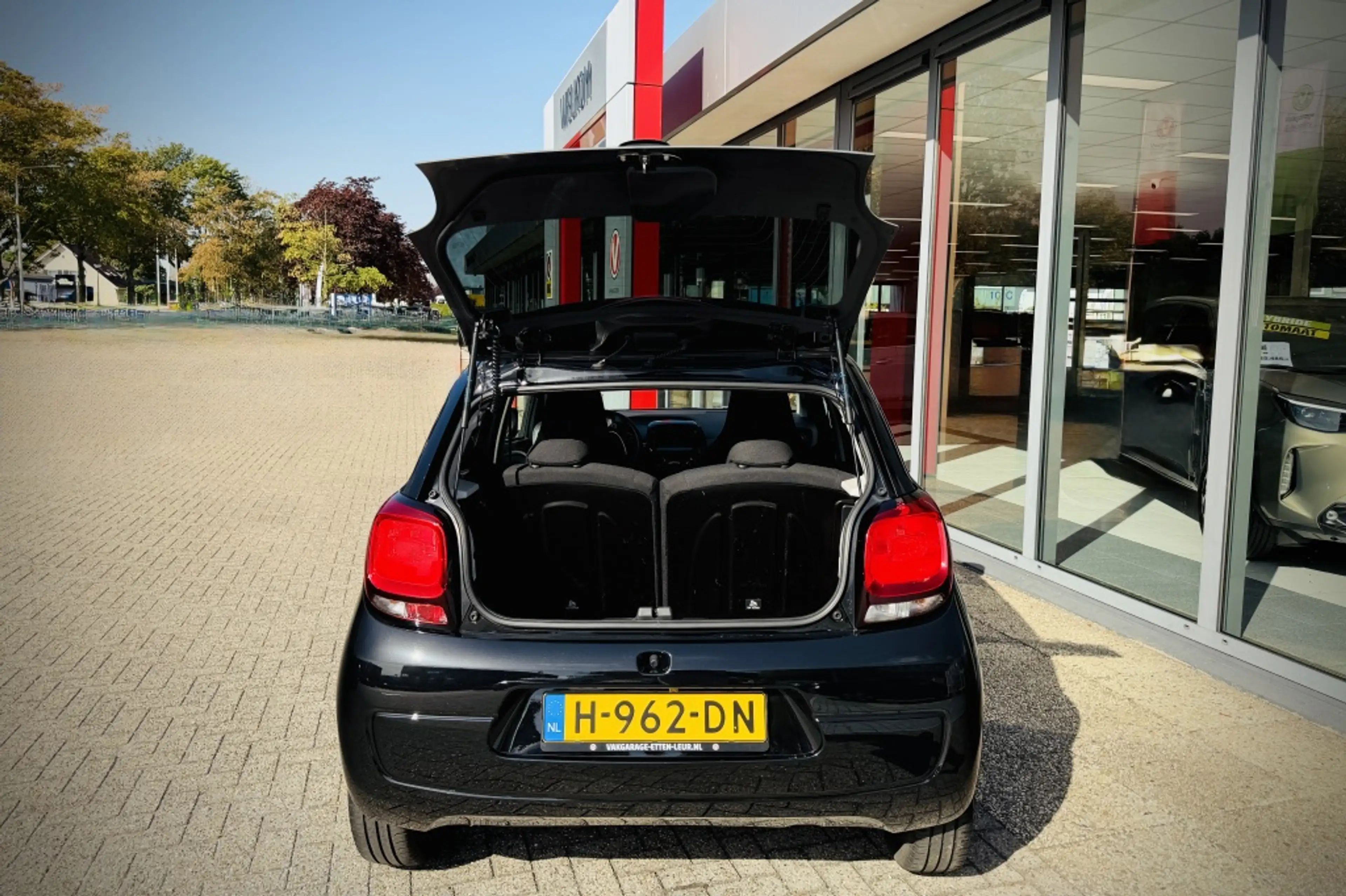 Citroen C1 1.0 VTi Shine | CAMERA | CARPLAY + ANDROID | CLIMA — photo 11