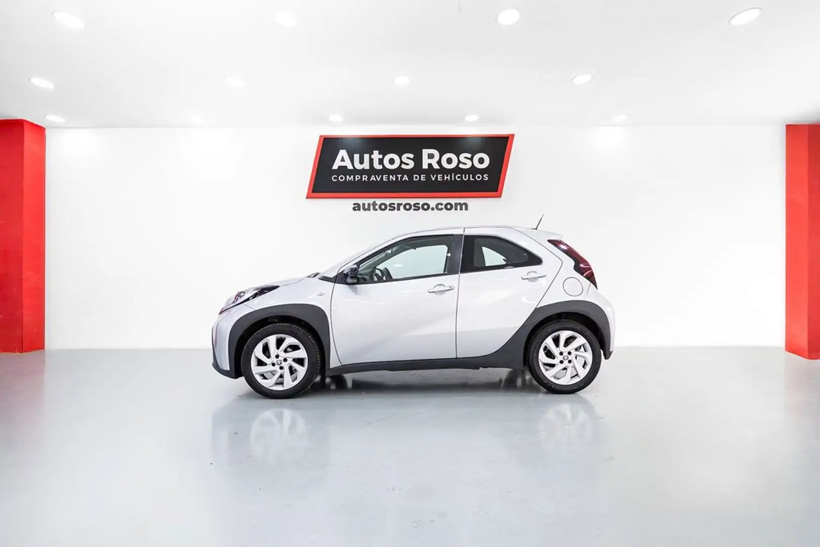 Toyota Aygo X 1.0 VVT-I 72CV Play Gris - 2