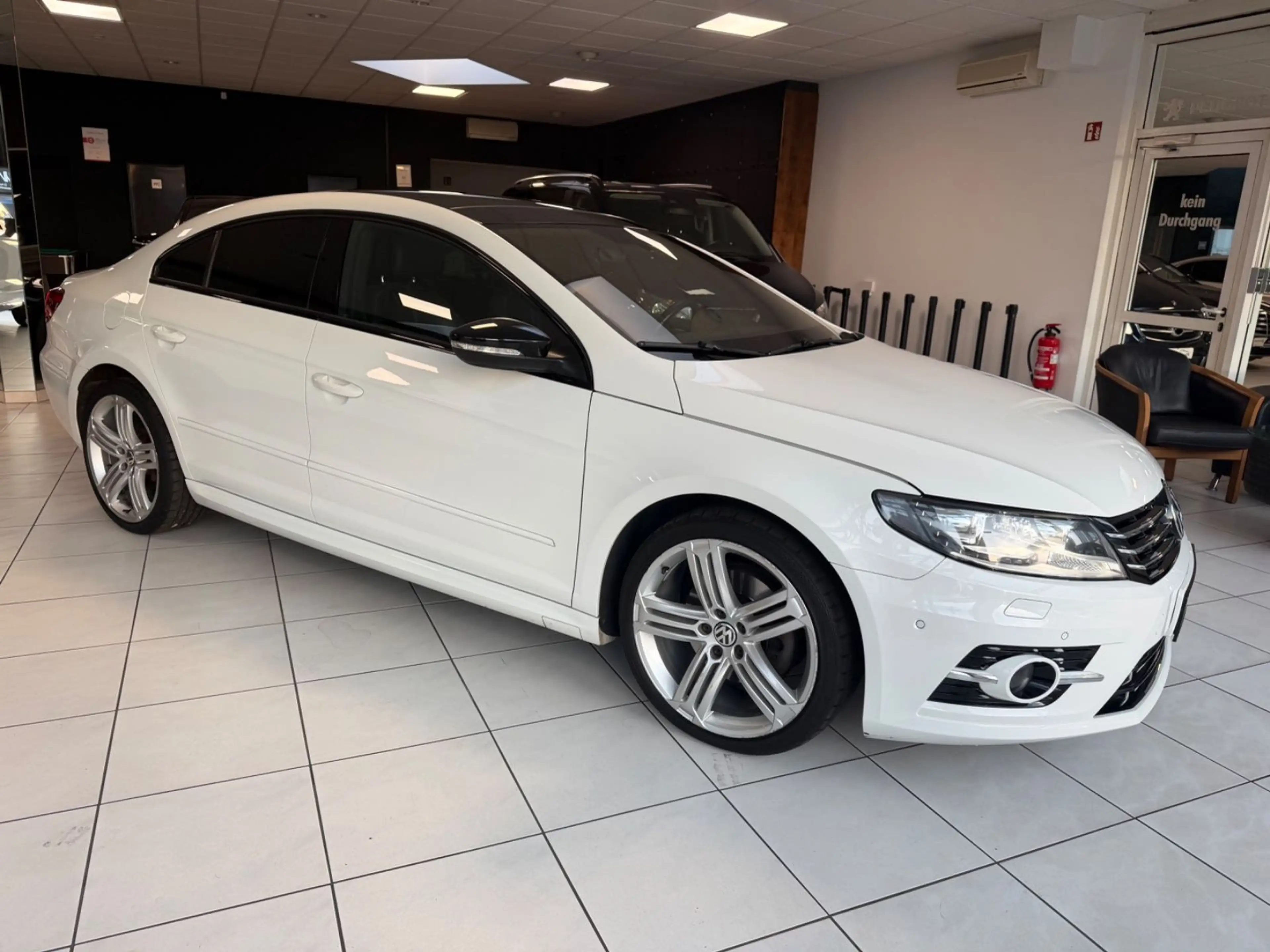 Volkswagen CC 2.0 TDI Dynamic Black R Line PANO KAMERA DCC — photo 3