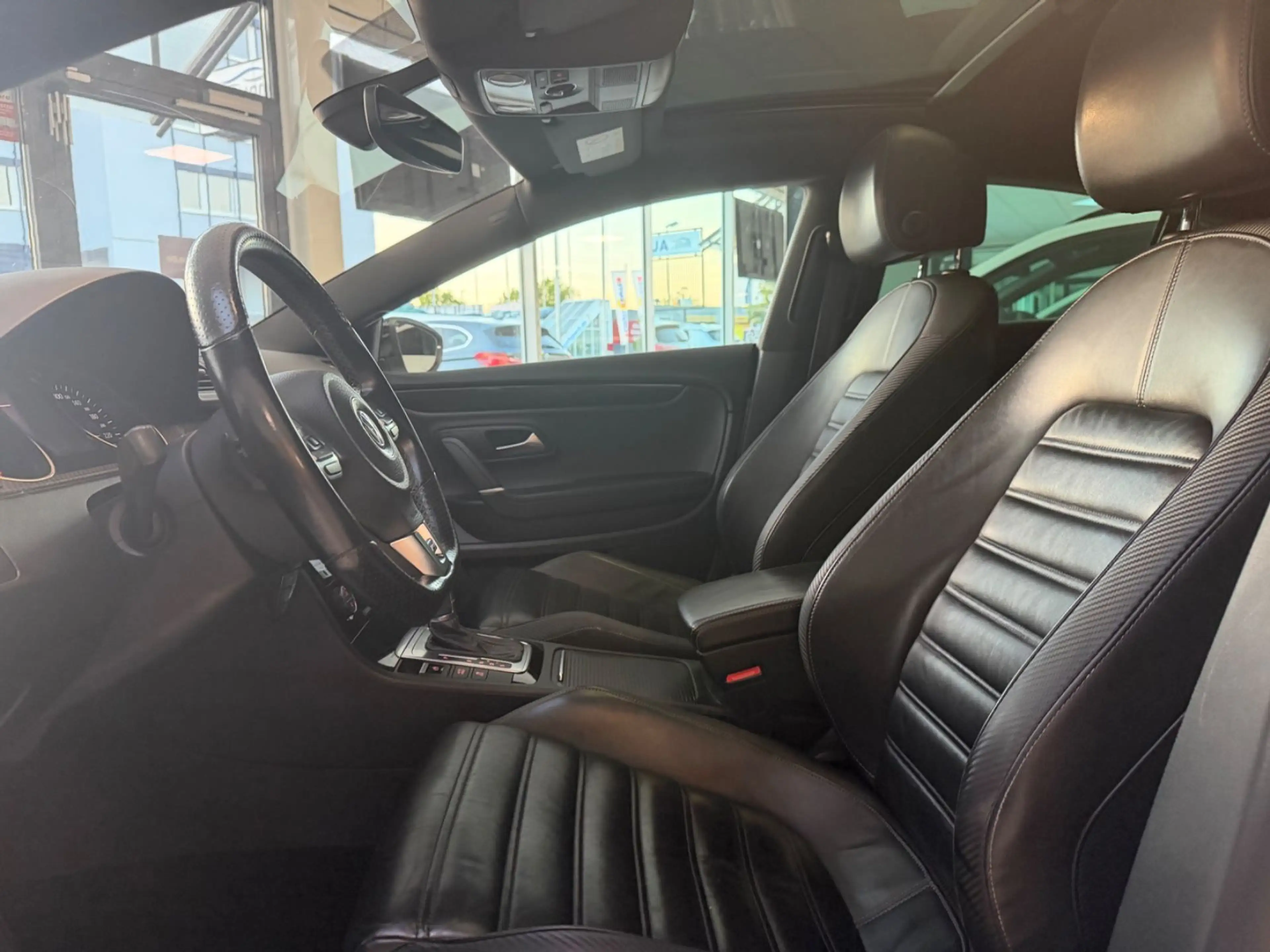 Volkswagen CC 2.0 TDI Dynamic Black R Line PANO KAMERA DCC — photo 20