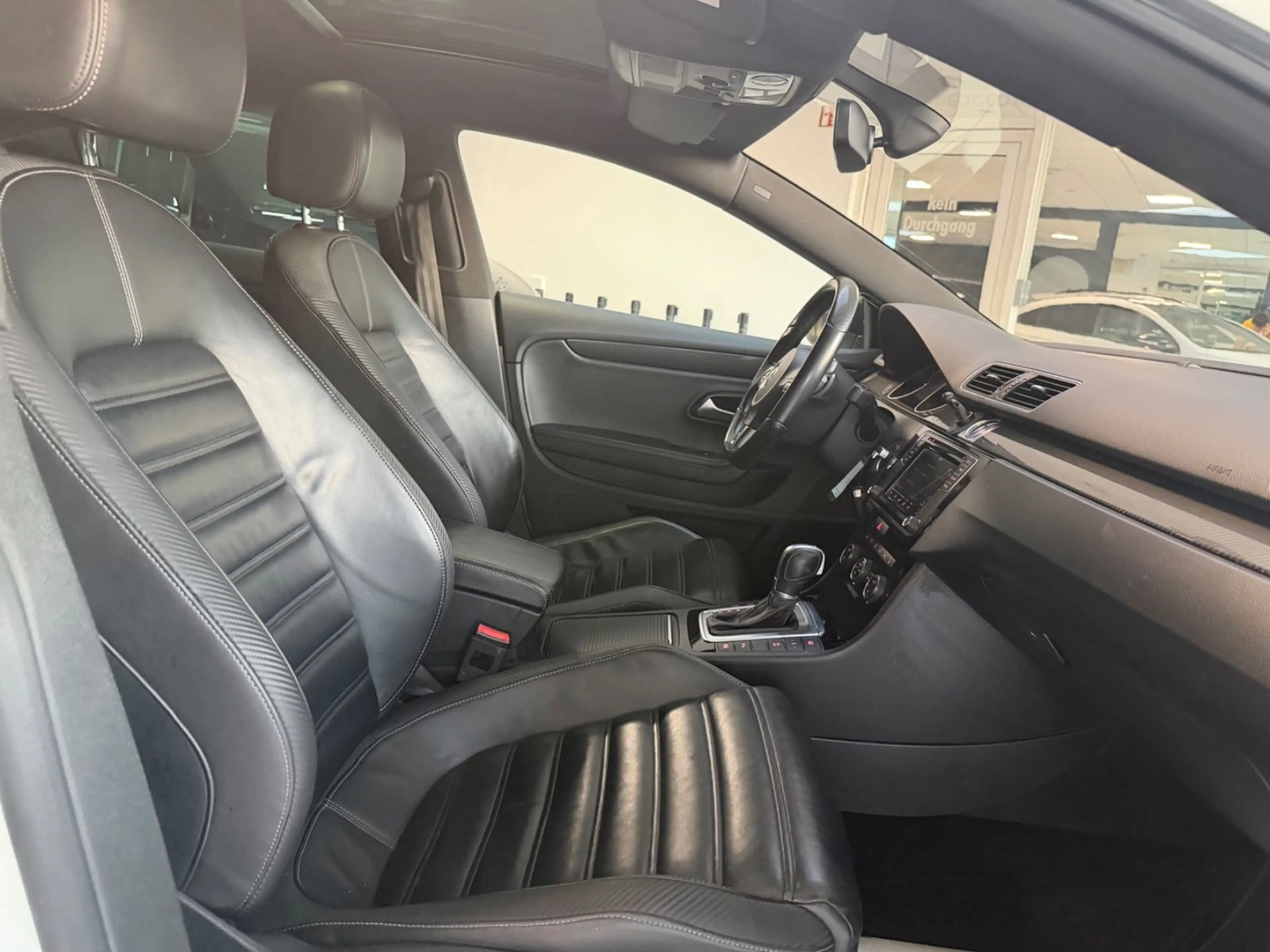 Volkswagen CC 2.0 TDI Dynamic Black R Line PANO KAMERA DCC — photo 16