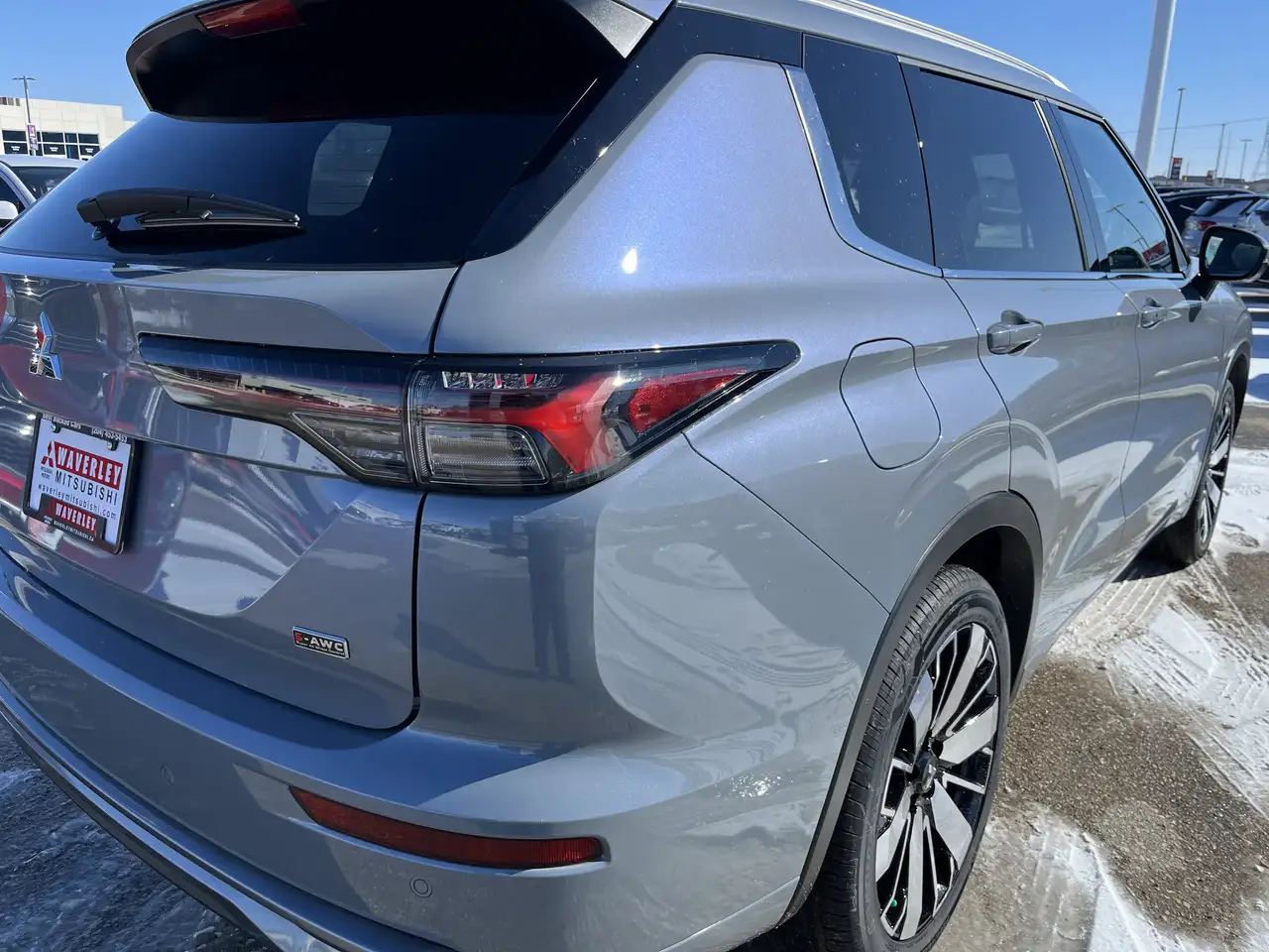 Mitsubishi Outlander снимка Mitsubishi Outlander