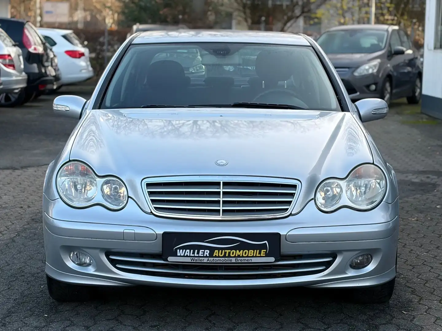 Mercedes-Benz C 180 Lim. Kompressor AUTOMATIK / TEMPOMAT Silber - 2