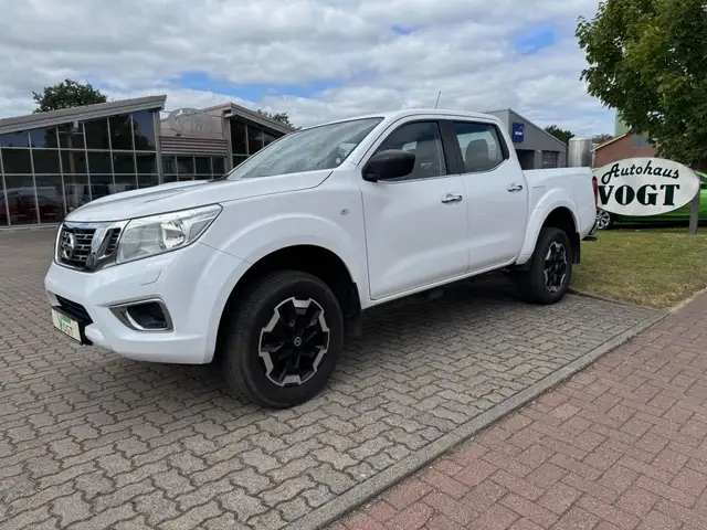 Nissan Navara NP300 Acenta Double Cab 4x4