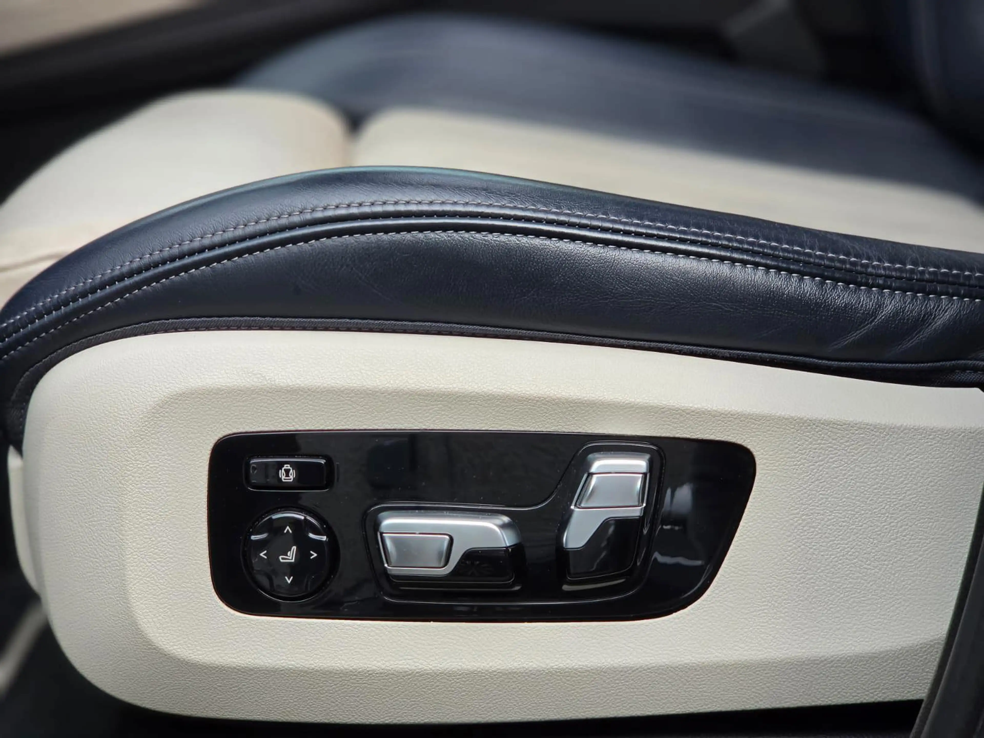 BMW X5 XDrive45e High Executive M-Sport Luchtverring 360C — photo 10