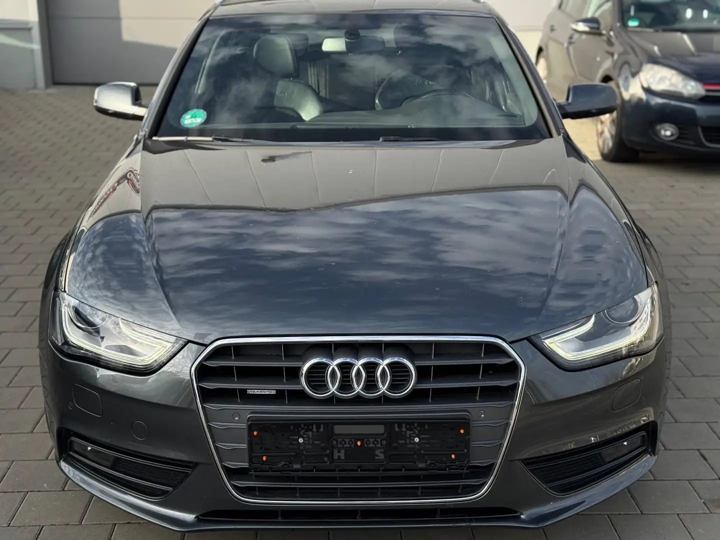 Audi A4 Avant Quat S-Line AHK*Nur Export und Gewerbe Grau - 2