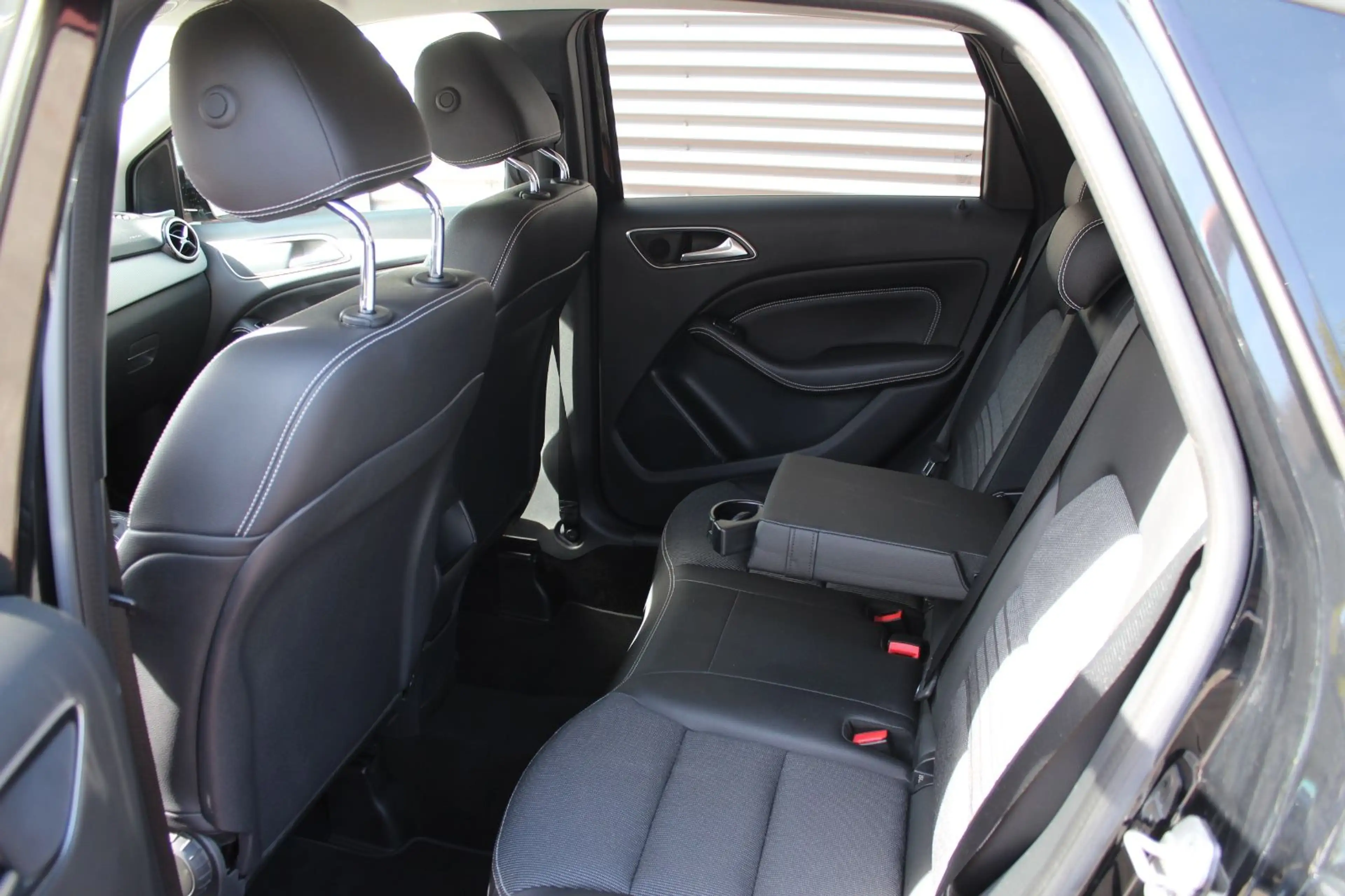 Mercedes-Benz B 180 URBAN KLIMA NAVI PDC 17.ZOLL ALU 2.Hd — photo 14