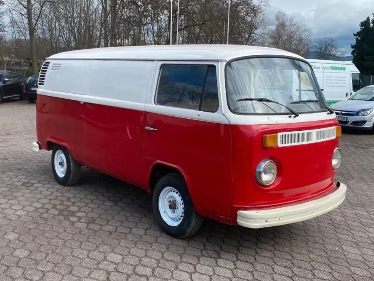 Volkswagen T2 Червоний - 1