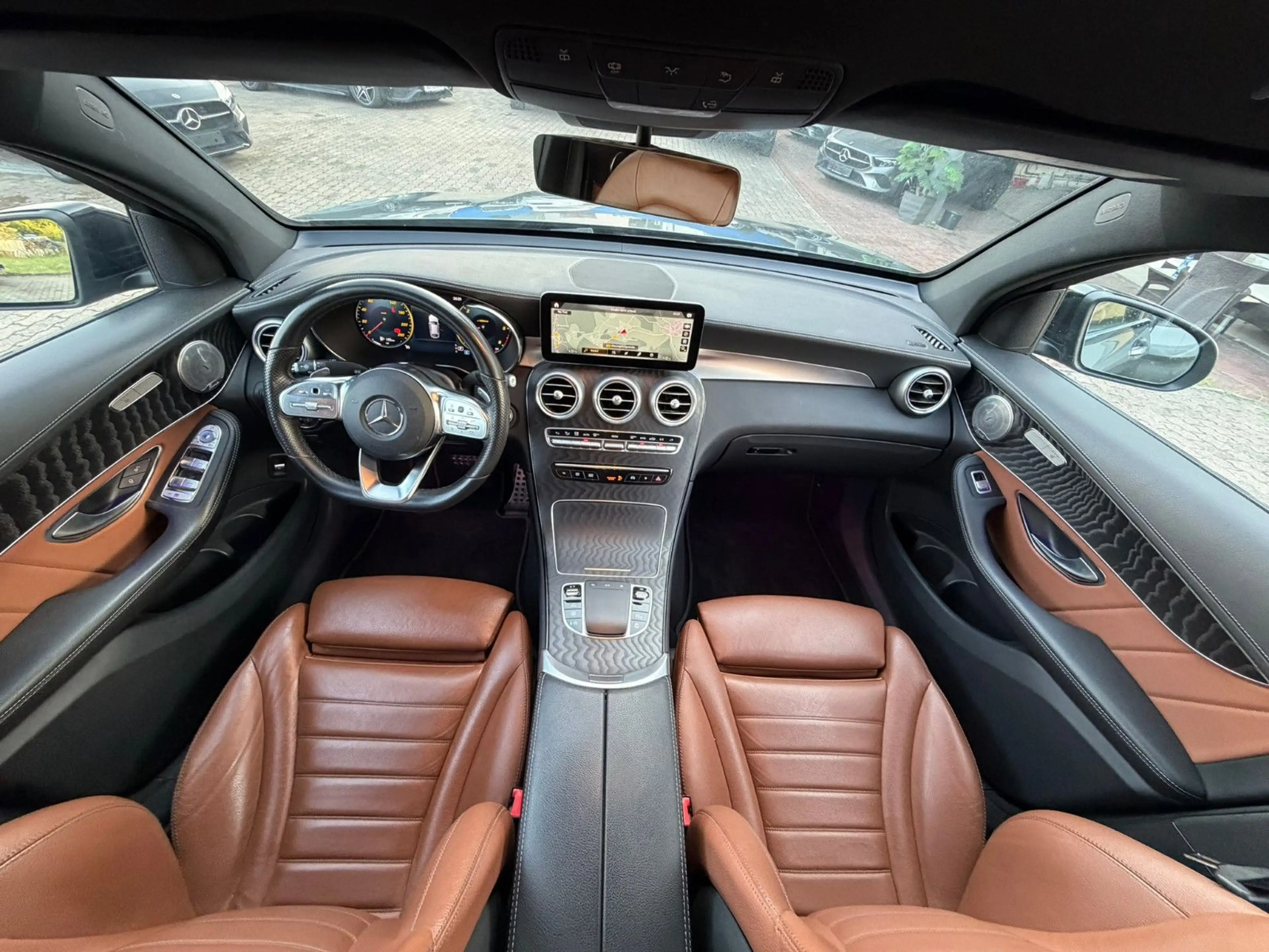 Mercedes-Benz GLC 400 d 4Matic AMG LEDER AMBI LED KAM WIEDE — photo 11