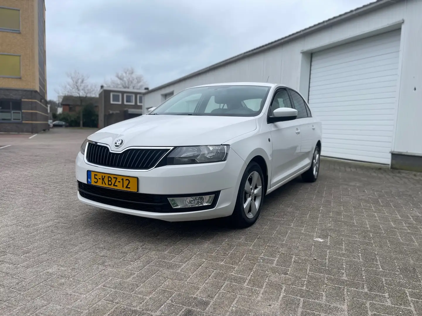 Skoda Rapid/Spaceback Rapid 1.2 TSI Elegance GreenTECH NAP Nieuwe apk Wit - 1