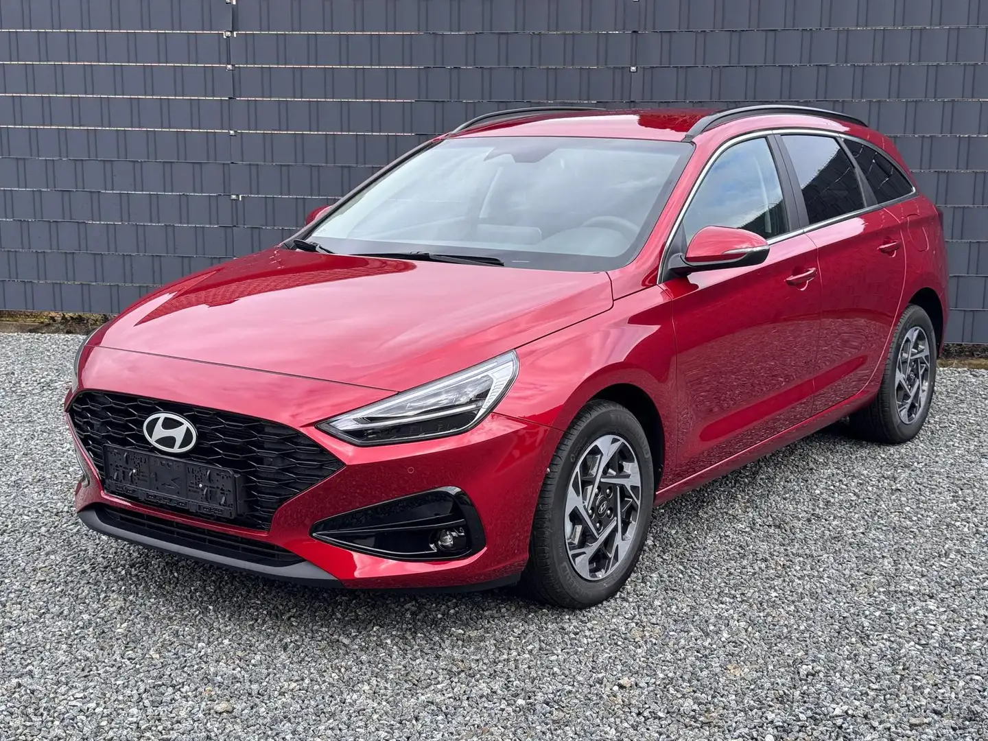 Hyundai i30 Kombi Family Sitzheizung Navi Rückfahrkamera PDC Rot - 2