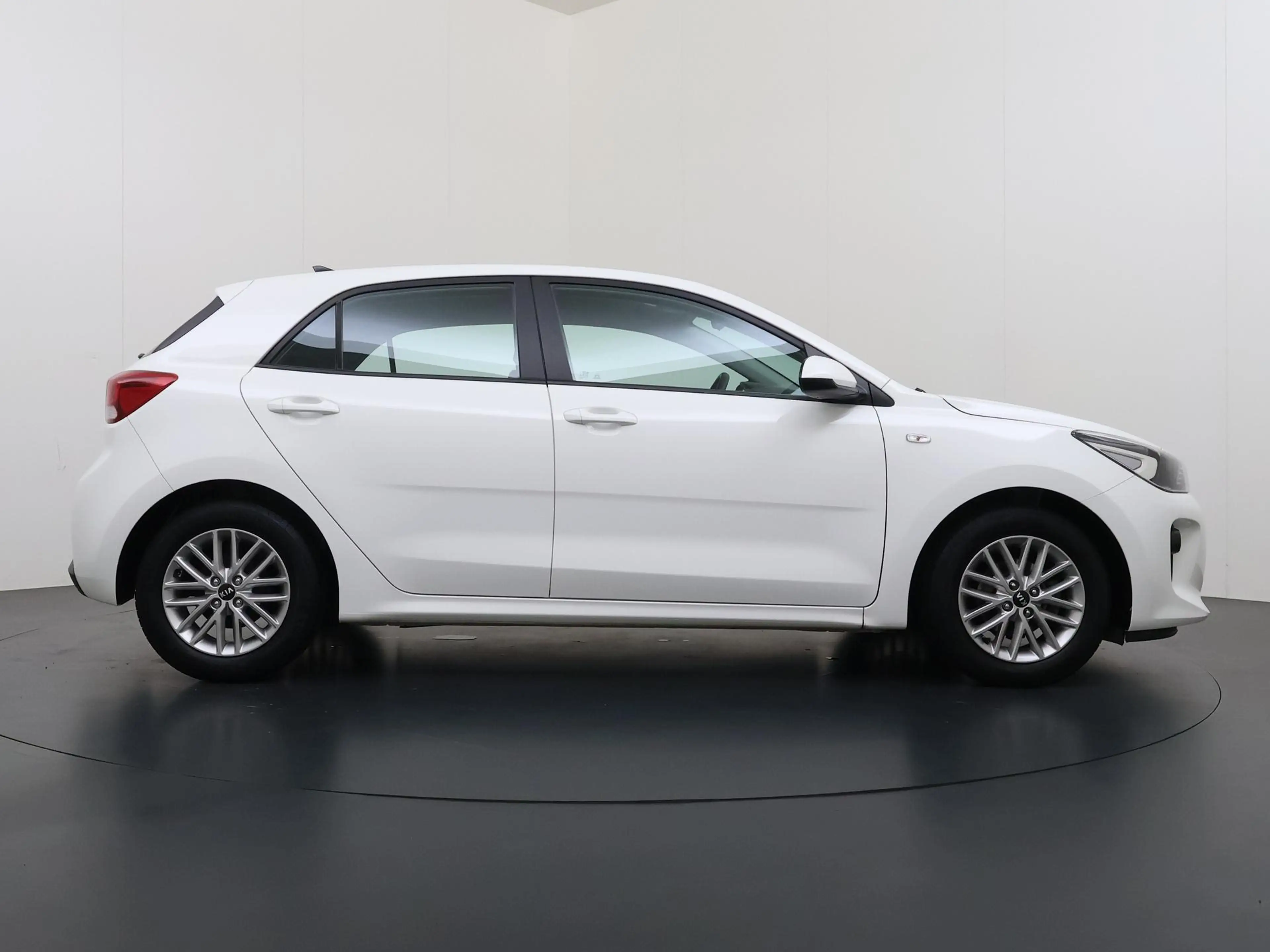 Kia Rio 1.2 CVVT ComfortPlusLine Navigator Navigatie | Blu — photo 6