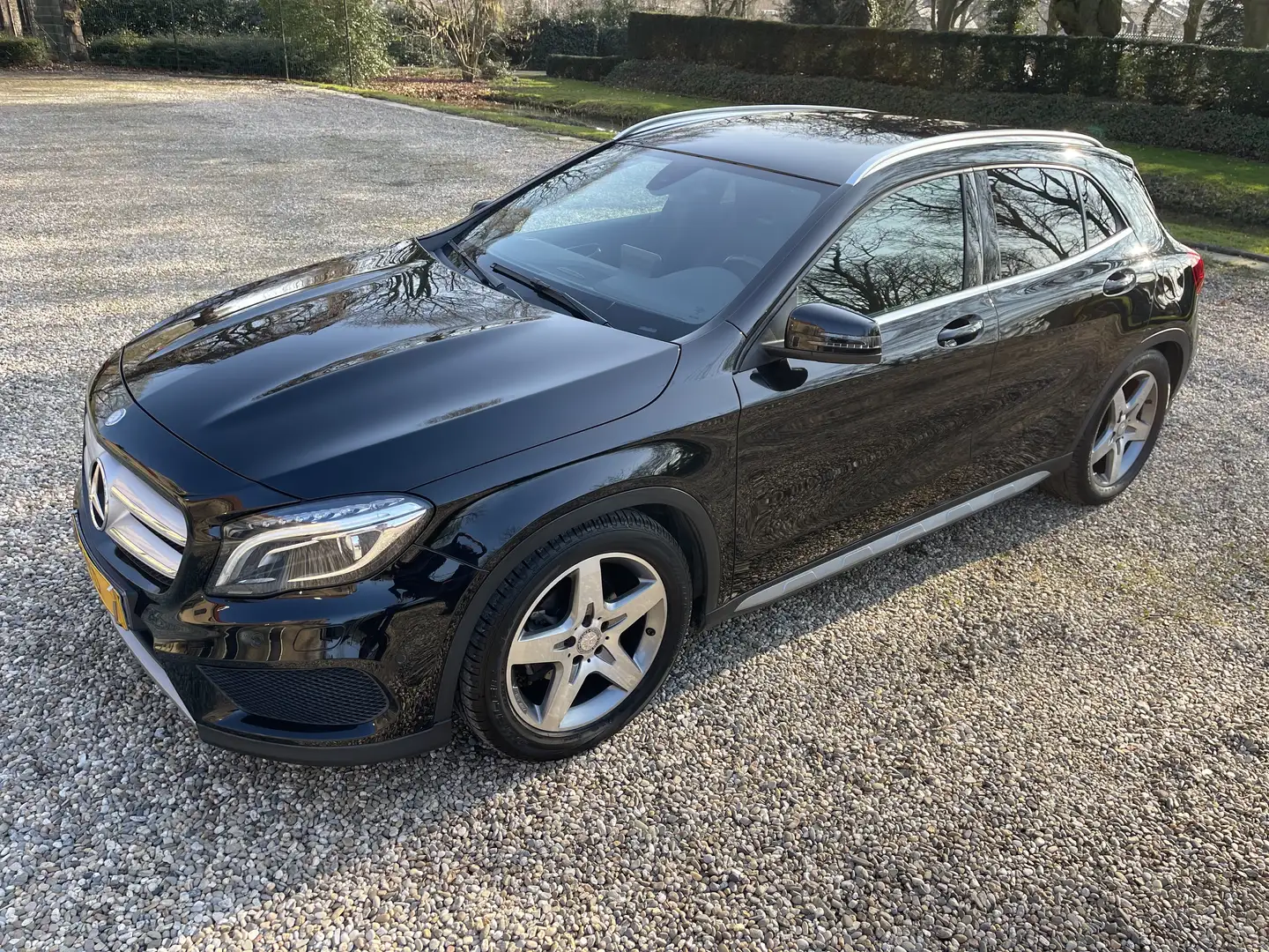 Mercedes-Benz GLA 180 7G-DCT AMG Line - 2