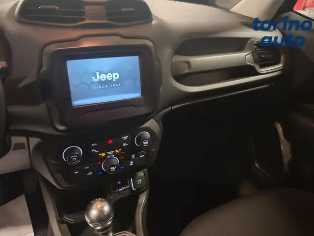 Jeep Renegade view 11