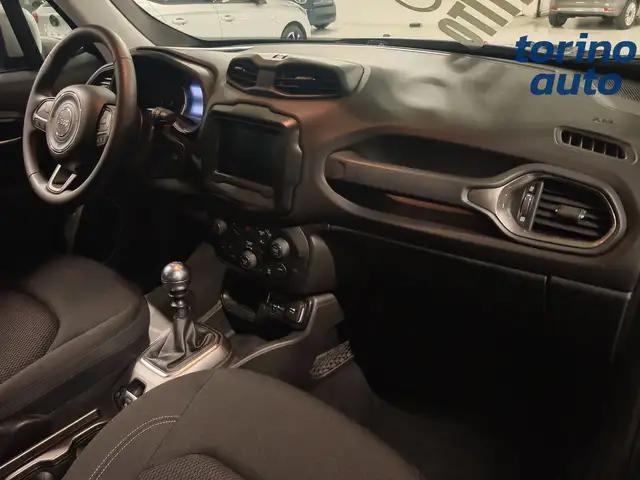 Jeep Renegade view 5