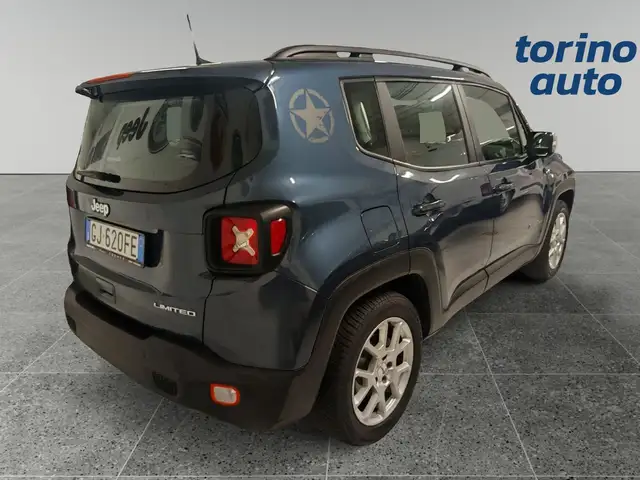 Jeep Renegade view 3