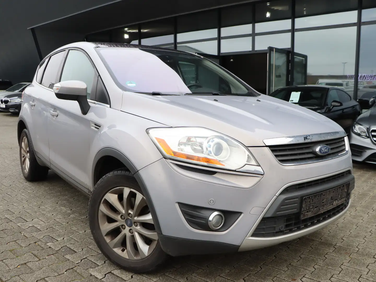 Ford Kuga 2.0 TDCI AWD INDIVIDUAL / AUTOMATIK / XENON Argent - 1