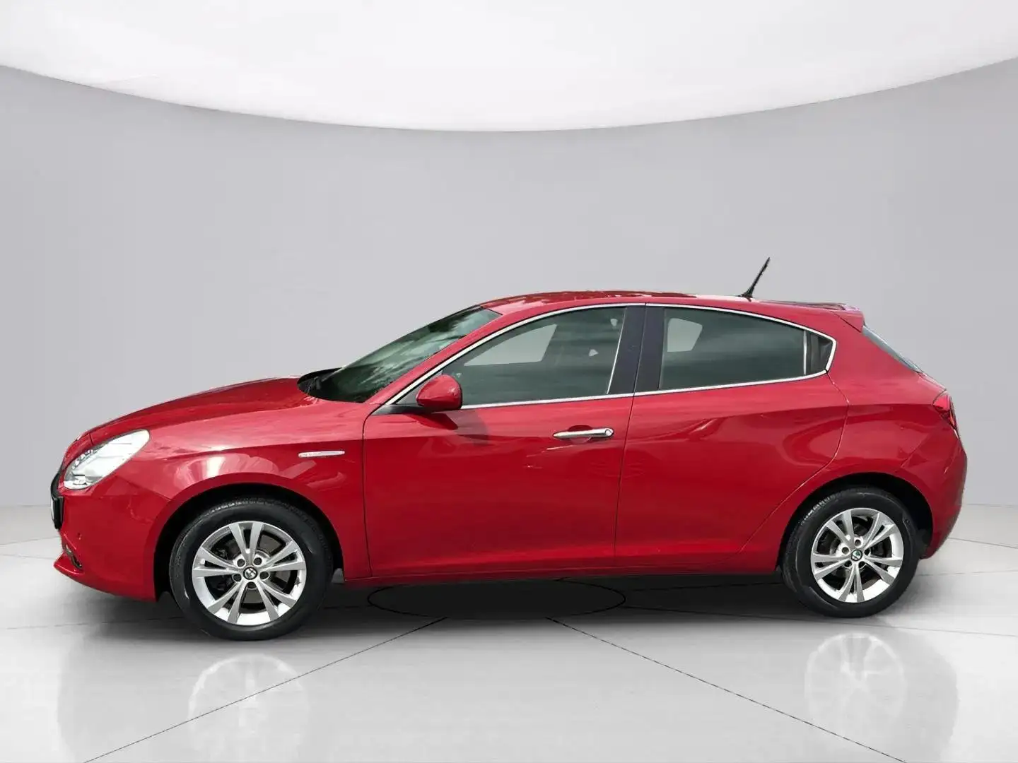 Alfa Romeo Giulietta Turismo*Automatik*2.Hand*Temp.*Navi*BT*USB*AUX*ALU Rot - 2