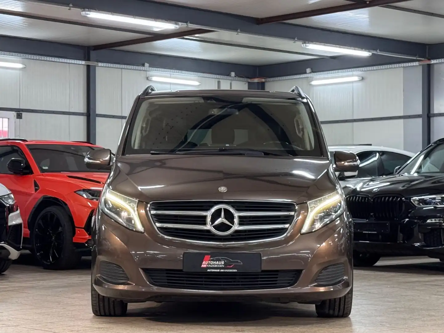 Mercedes-Benz V 250 d EXTRA LANG 4M*8SITZ*DESIGN*LED*KAM*STHZ Brun - 2